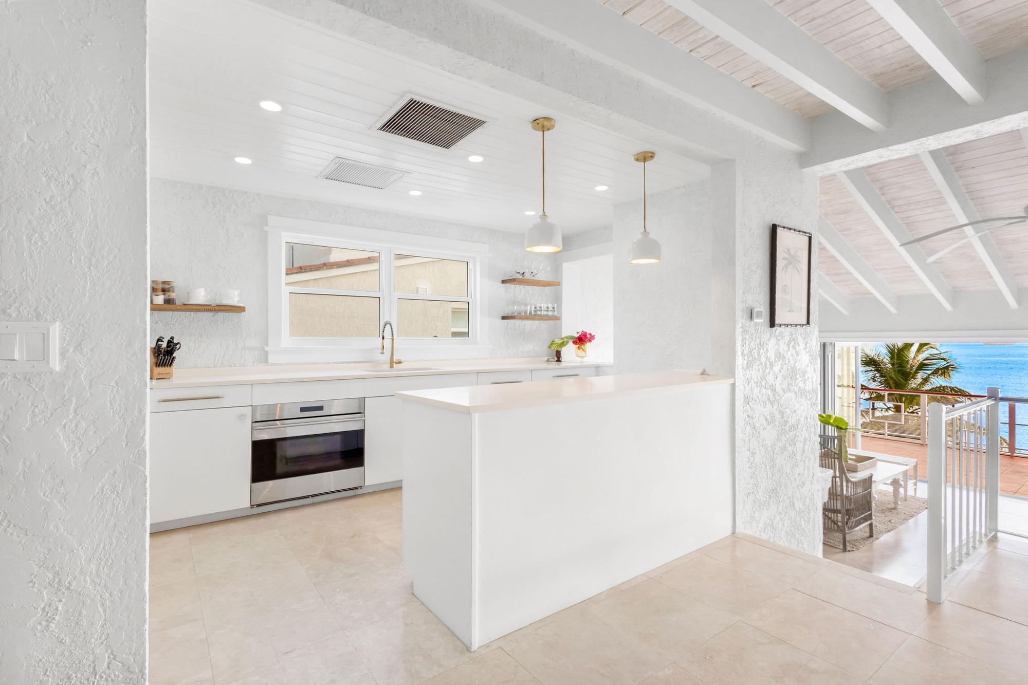 DOLPHINS VILLA & LOT OFB