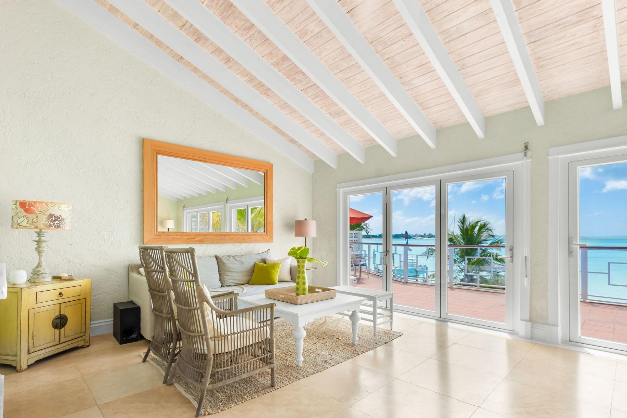 DOLPHINS VILLA & LOT OFB