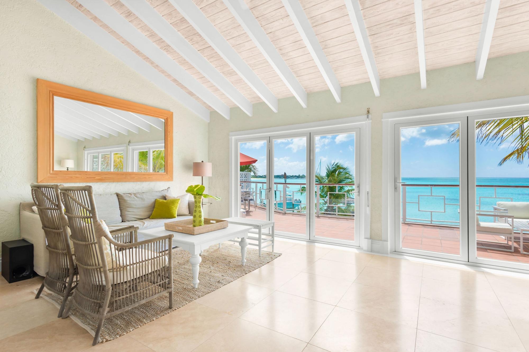 DOLPHINS VILLA & LOT OFB