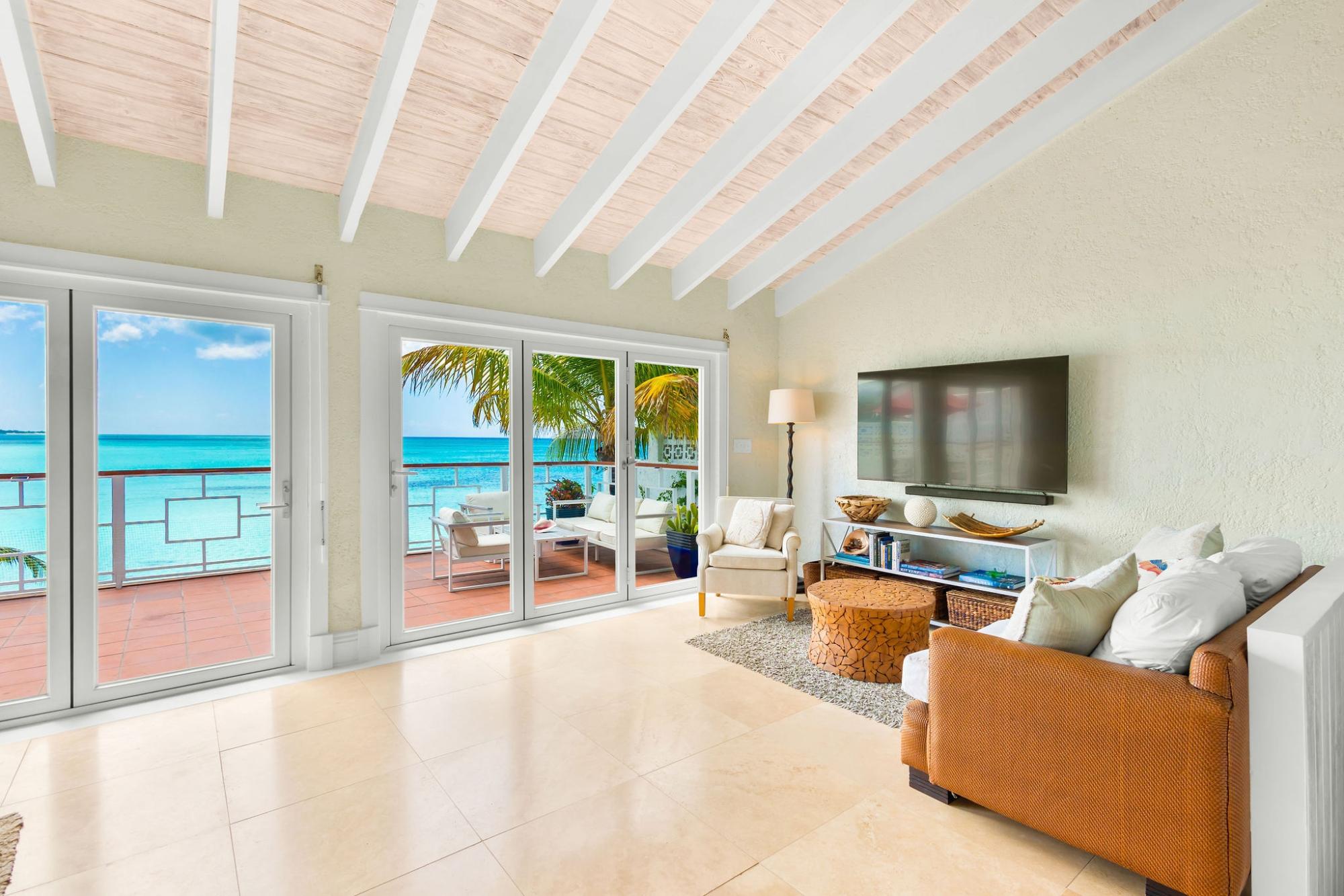 DOLPHINS VILLA & LOT OFB