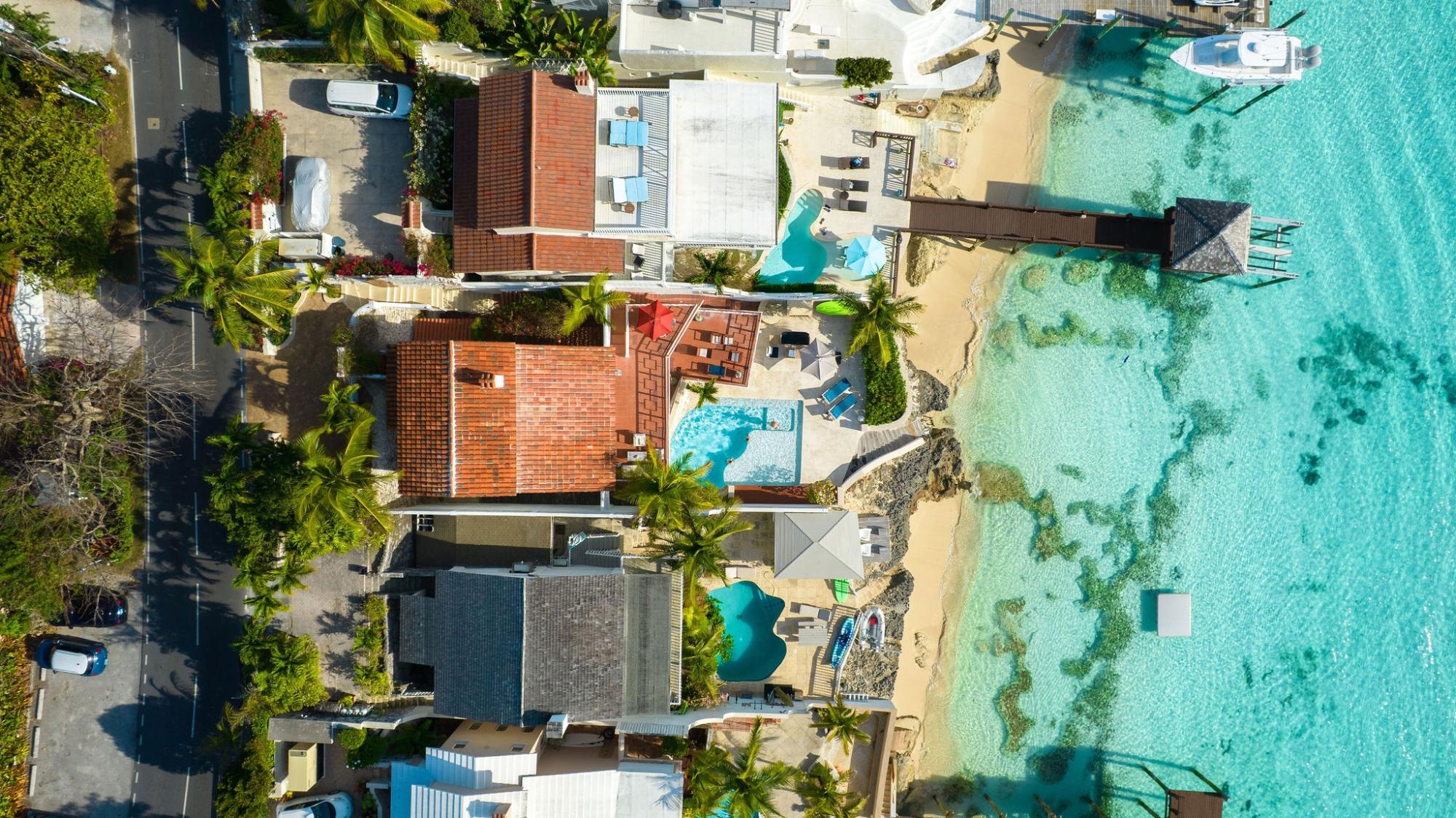 DOLPHINS VILLA & LOT OFB