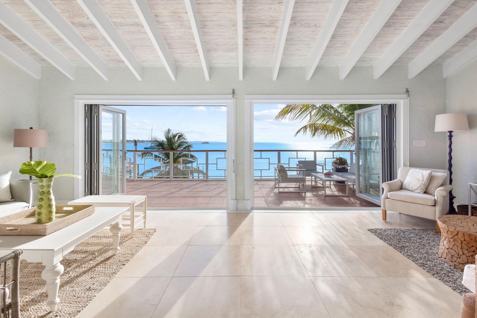 DOLPHINS VILLA & LOT OFB