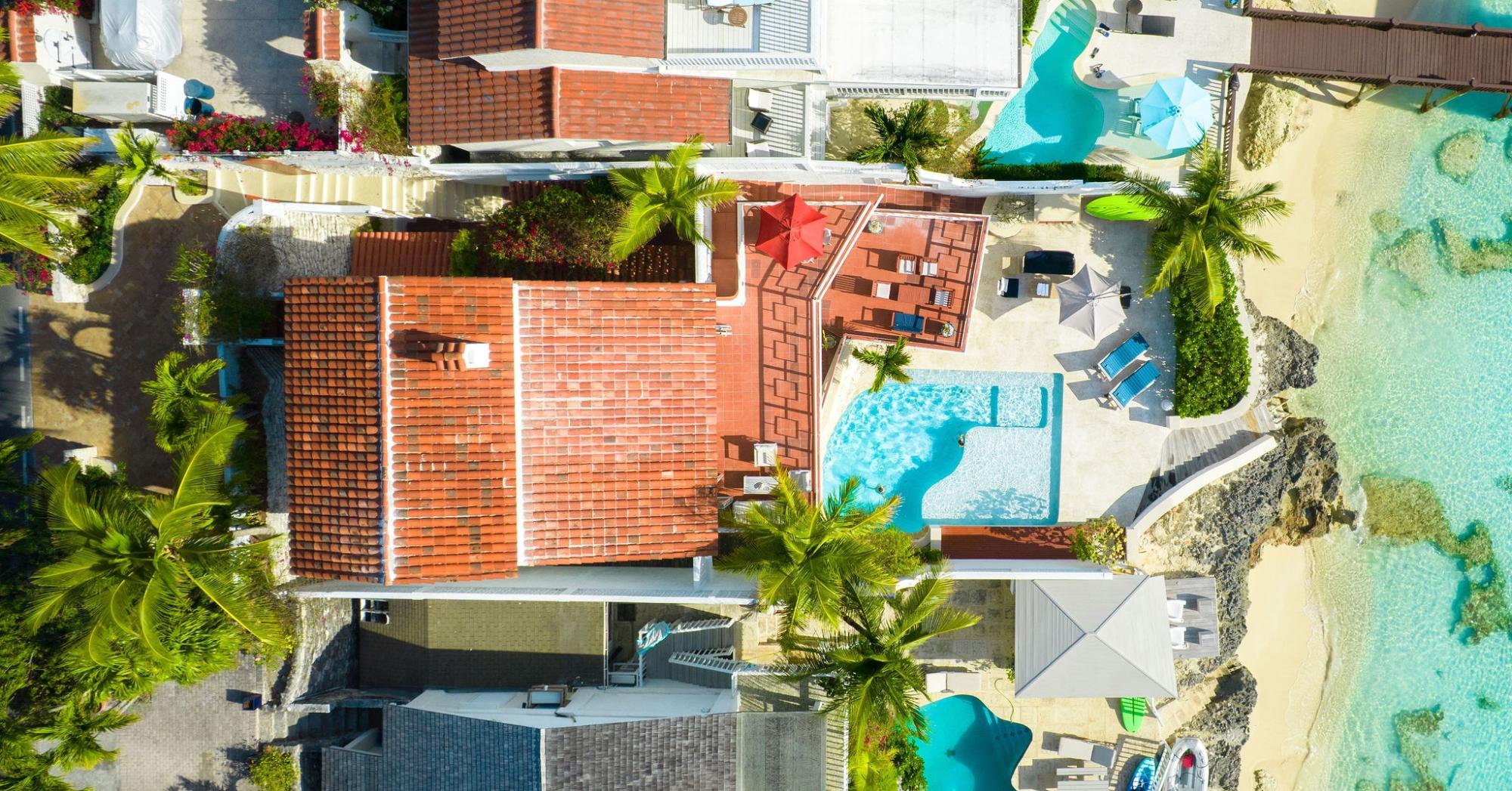 DOLPHINS VILLA & LOT OFB