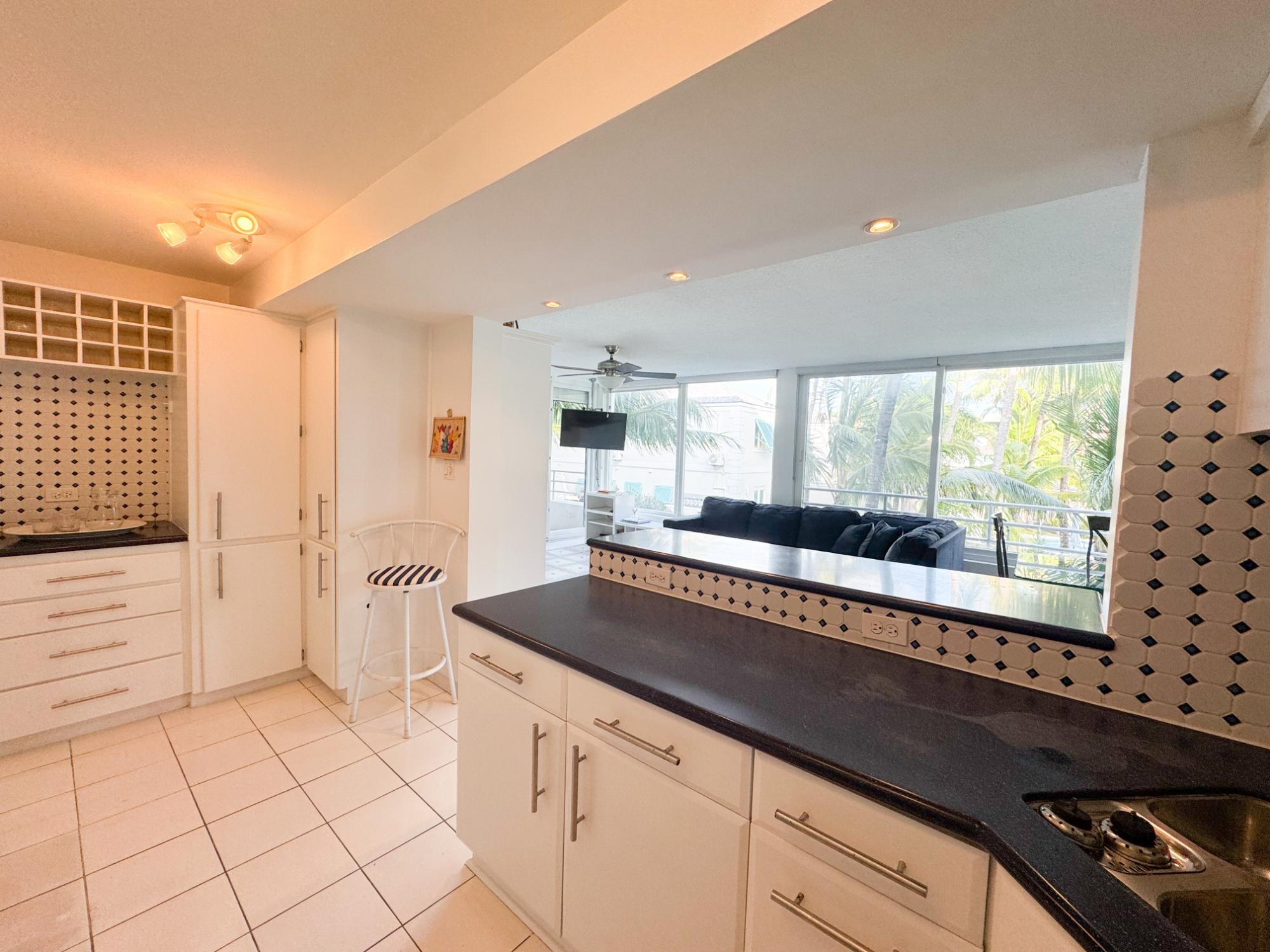 VISTA BELLA, CABLE BEACH Unit: 204