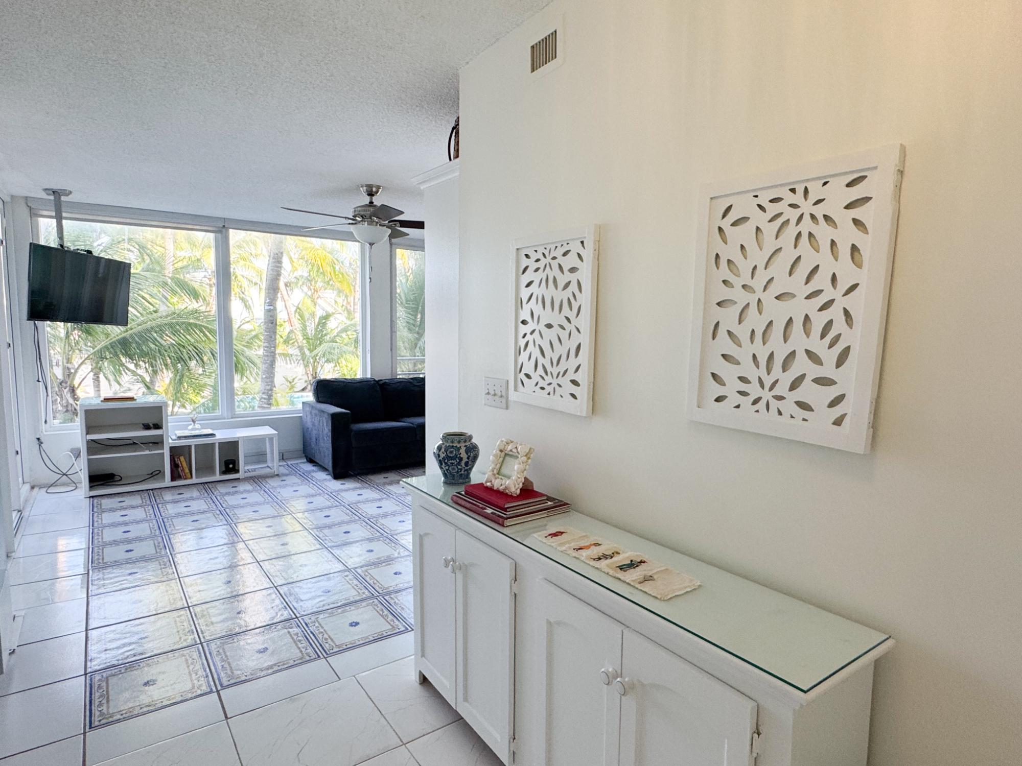 VISTA BELLA, CABLE BEACH Unit: 204