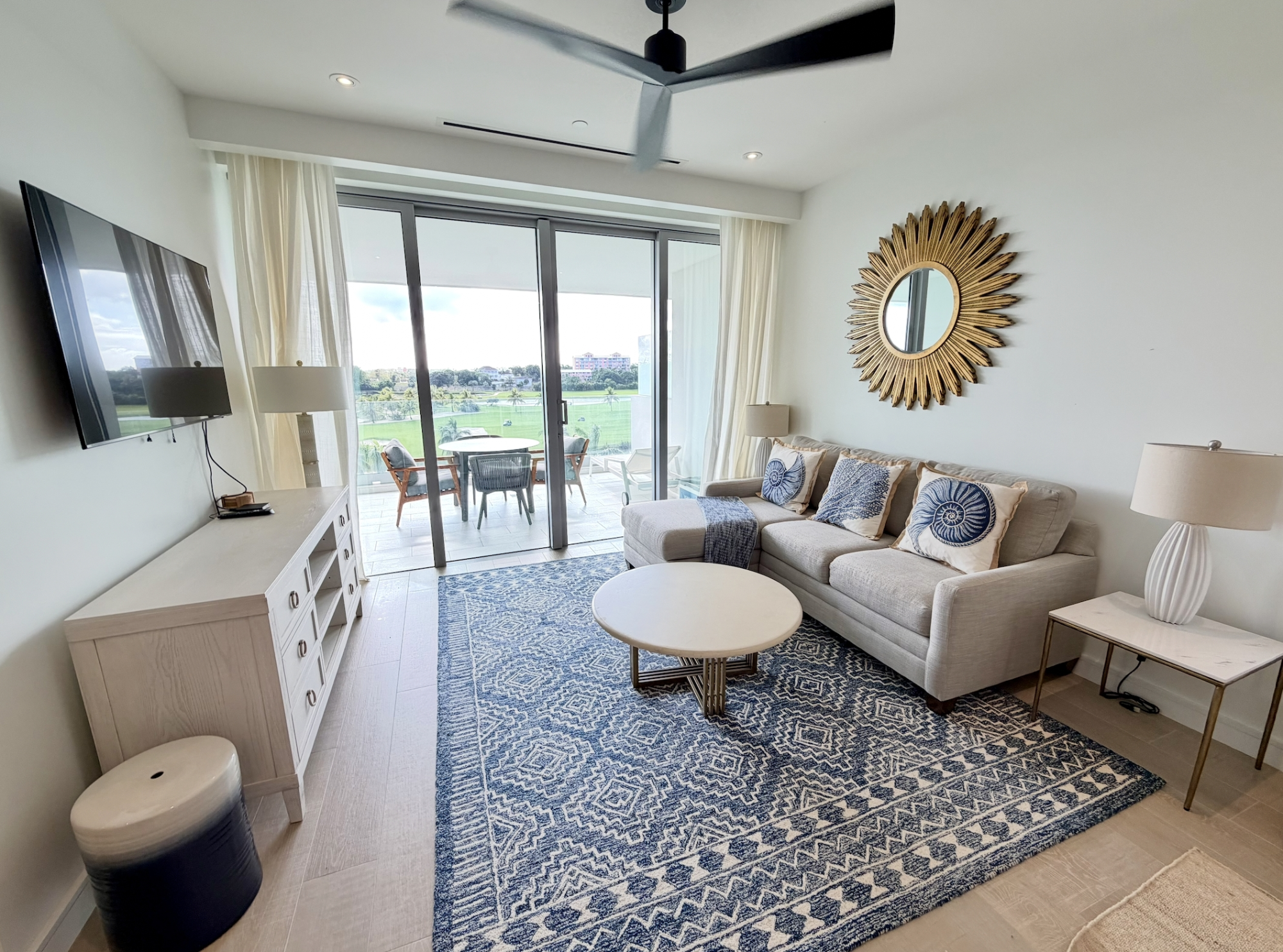 GOLDWYNN RESIDENCES Unit: 435