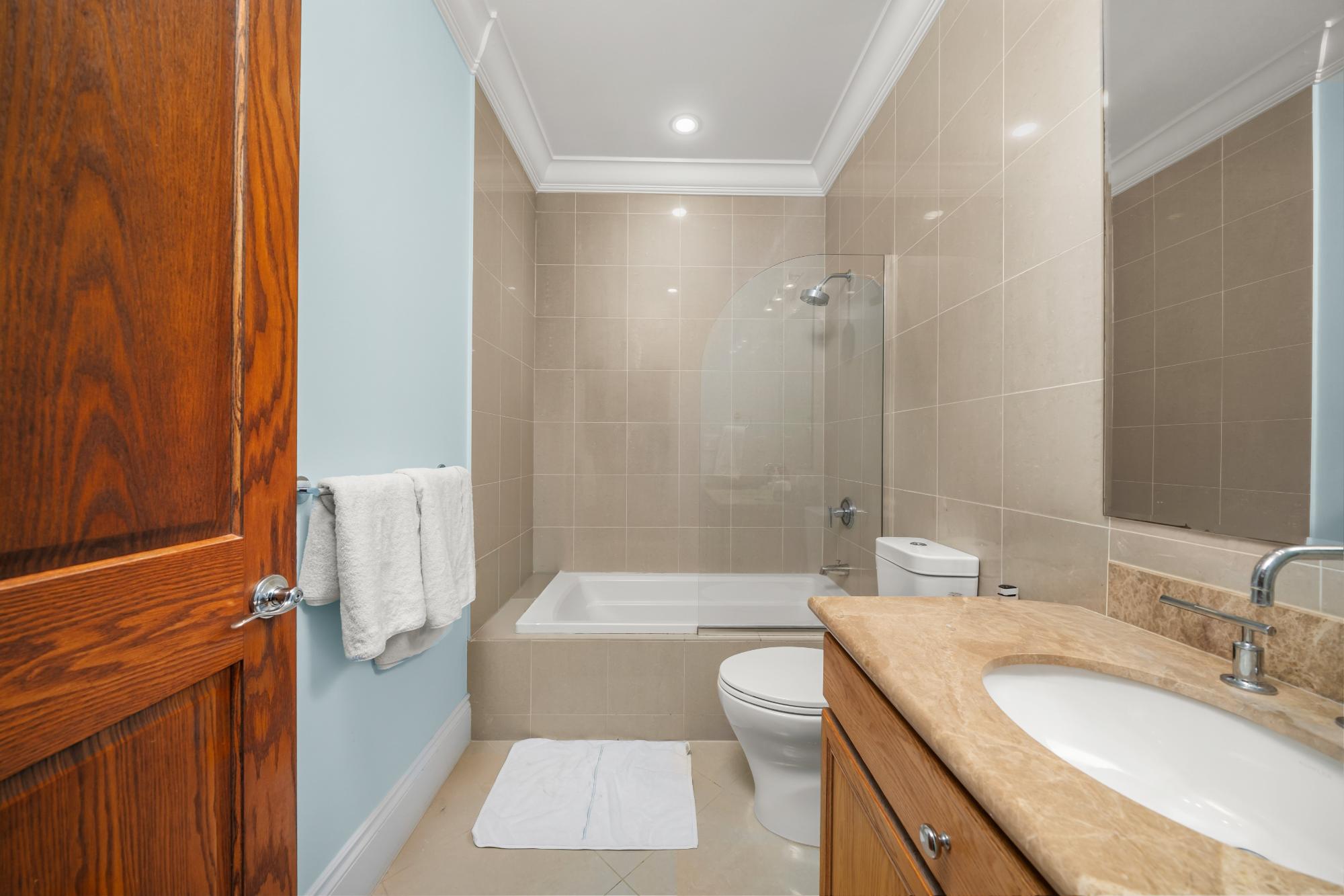 CAVES HEIGHTS Unit: 3C