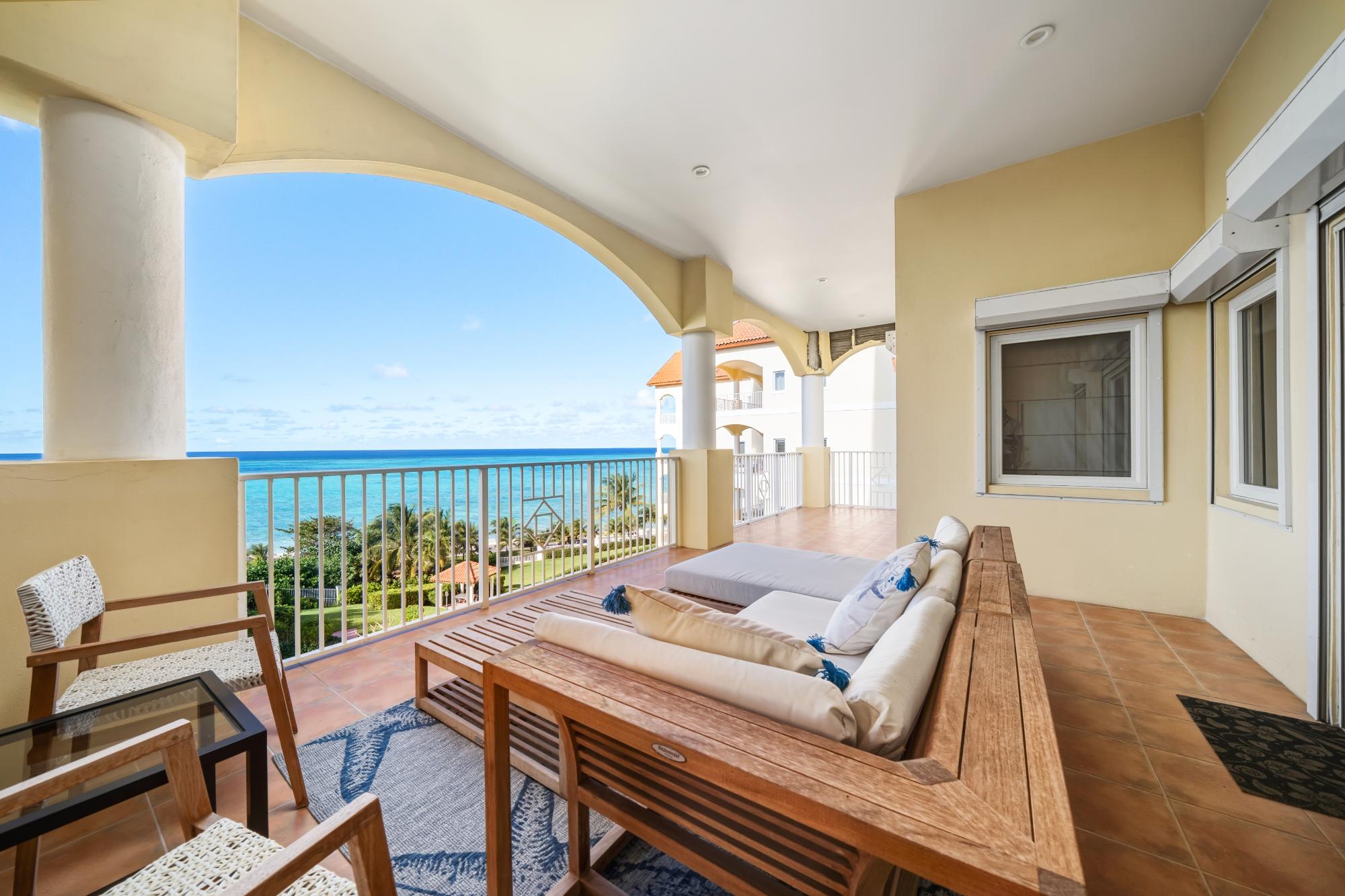 CAVES HEIGHTS Unit: 3C