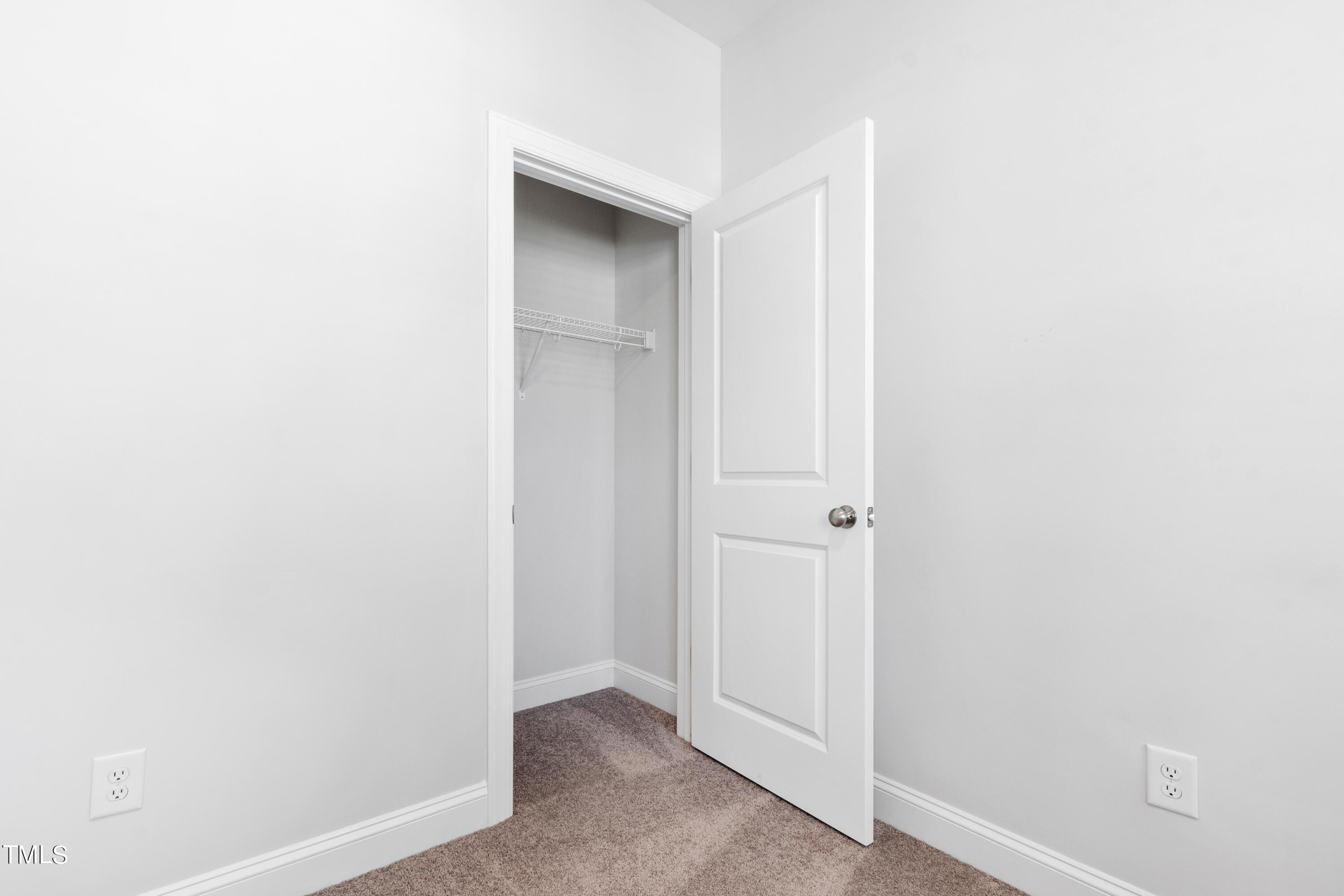 2883 Macintosh Woods Drive