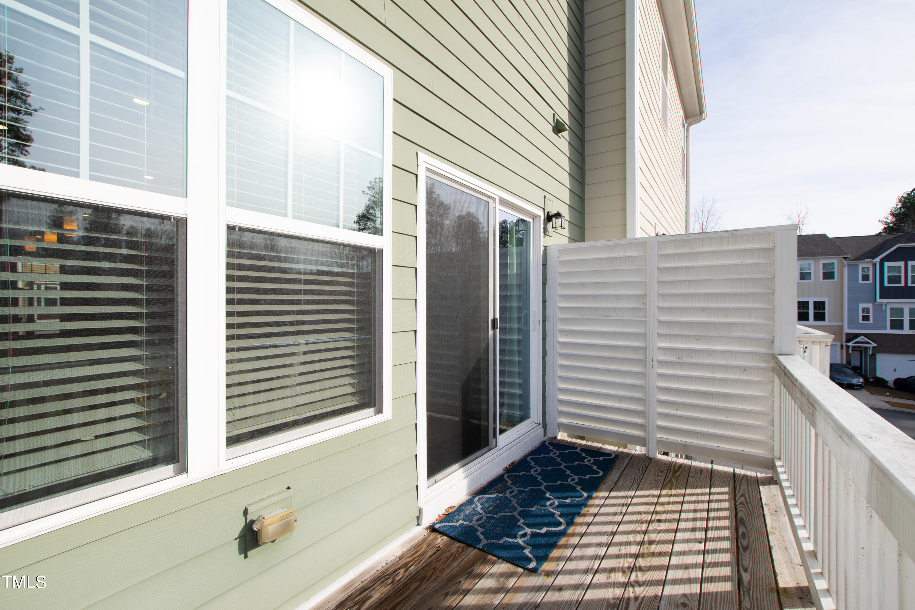 2883 Macintosh Woods Drive
