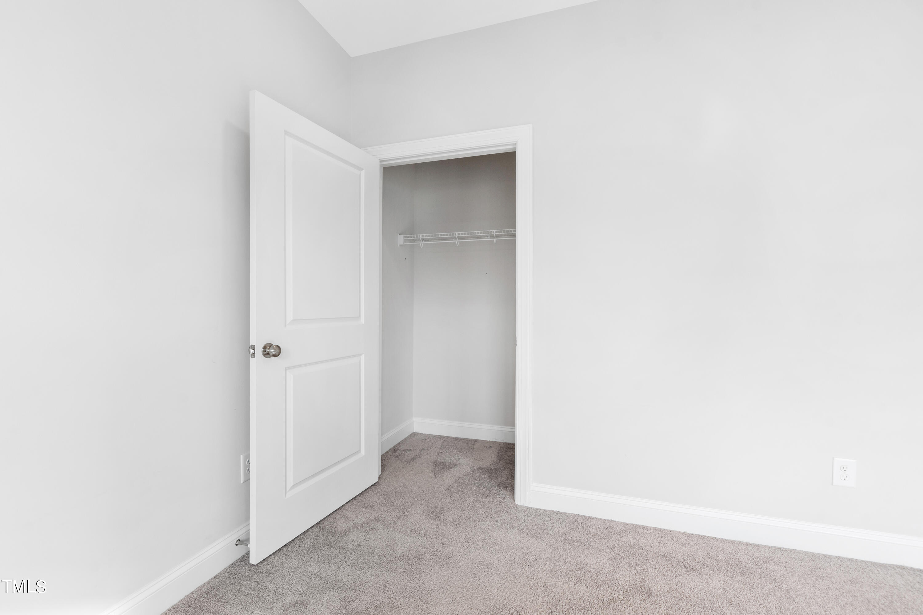 2883 Macintosh Woods Drive