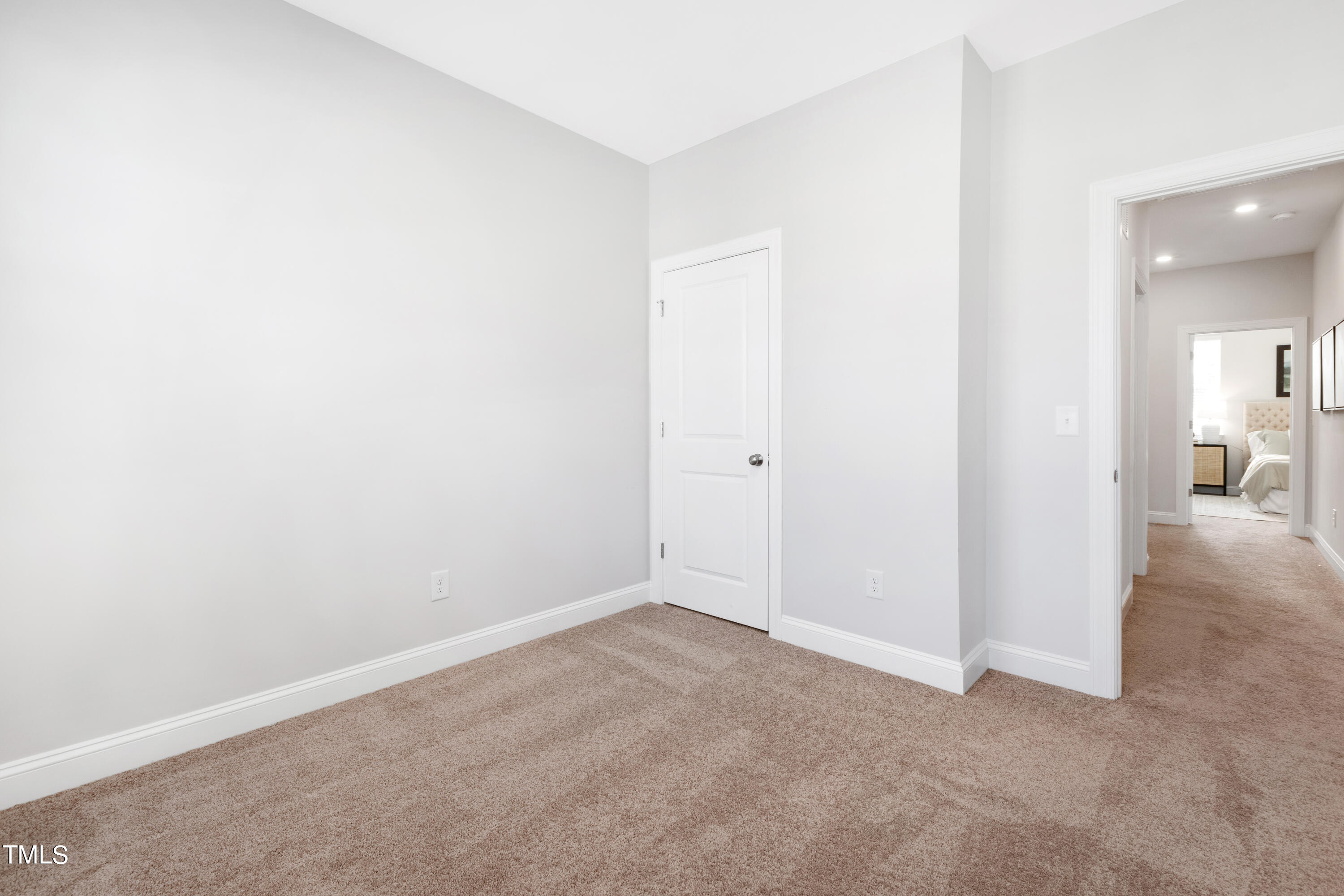 2883 Macintosh Woods Drive
