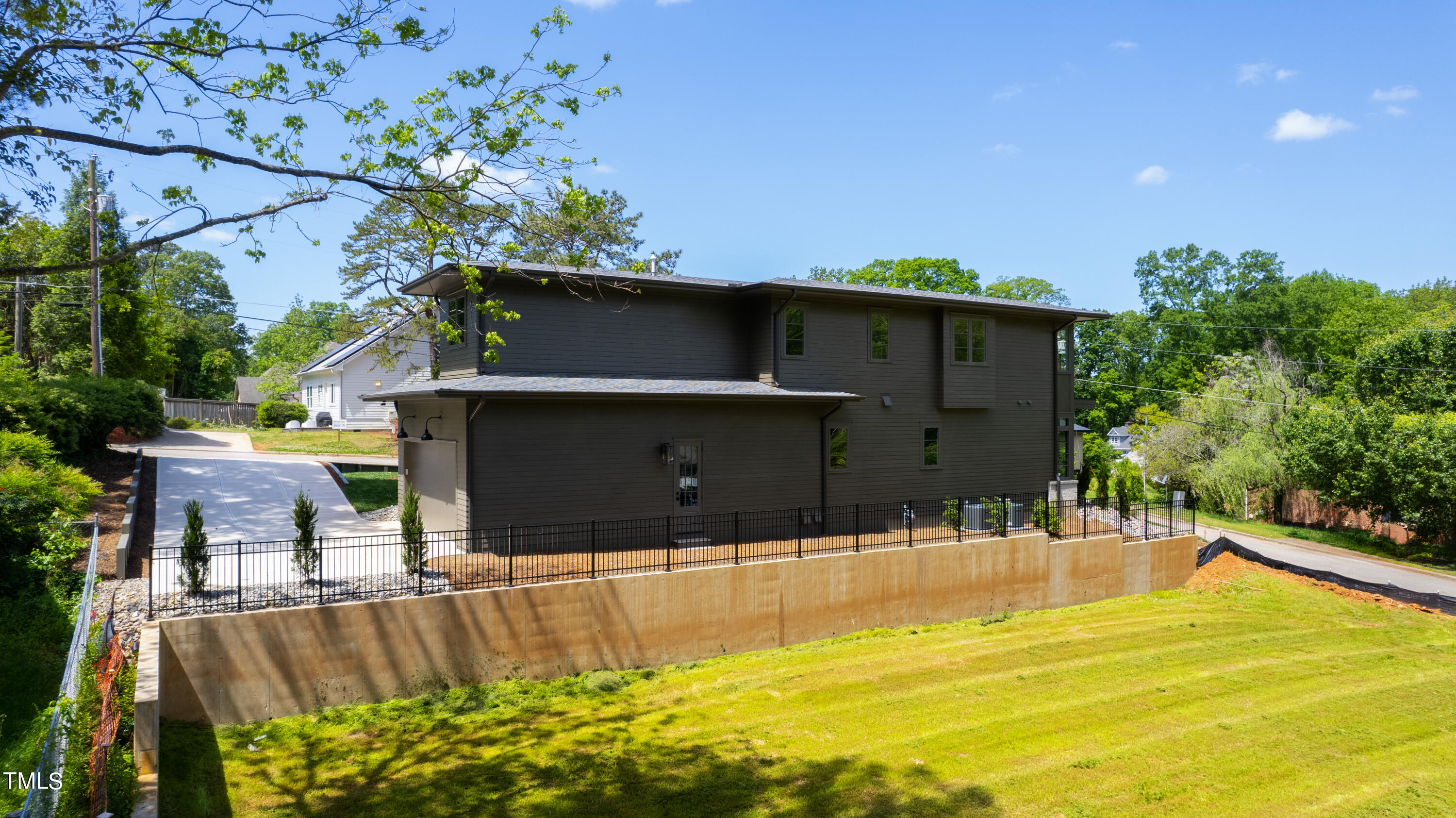 2421 Mayview Road