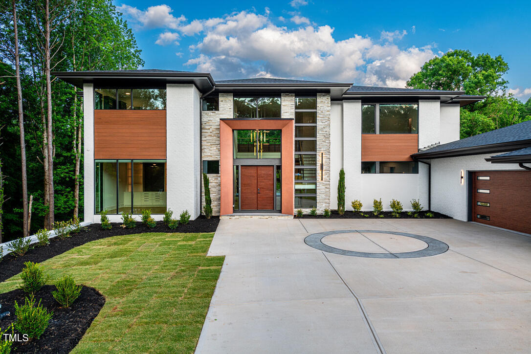 1816 Stream Manor Court