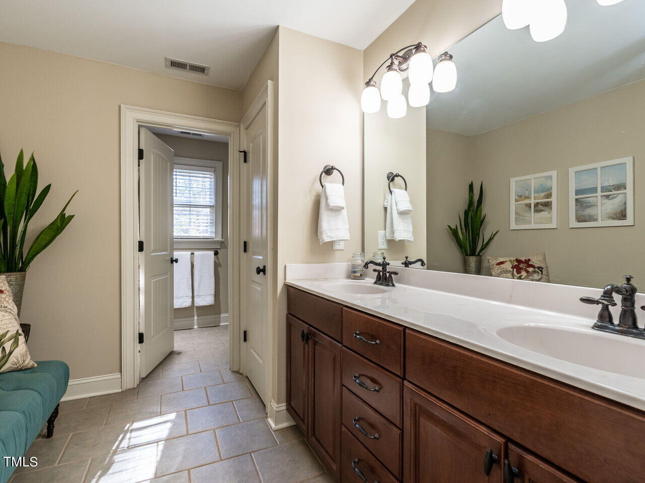 1173 Smith Creek Way