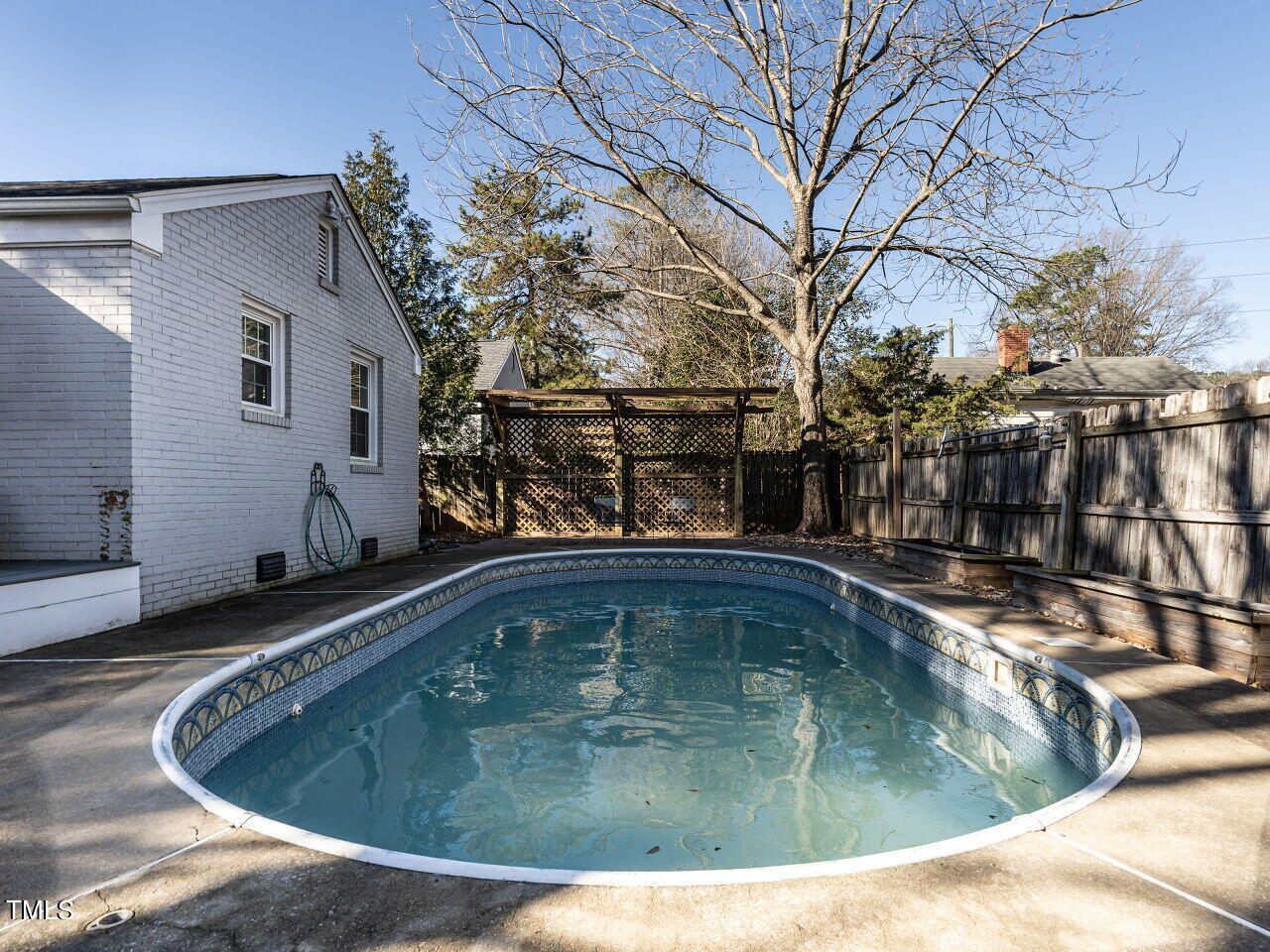 805 Young Street