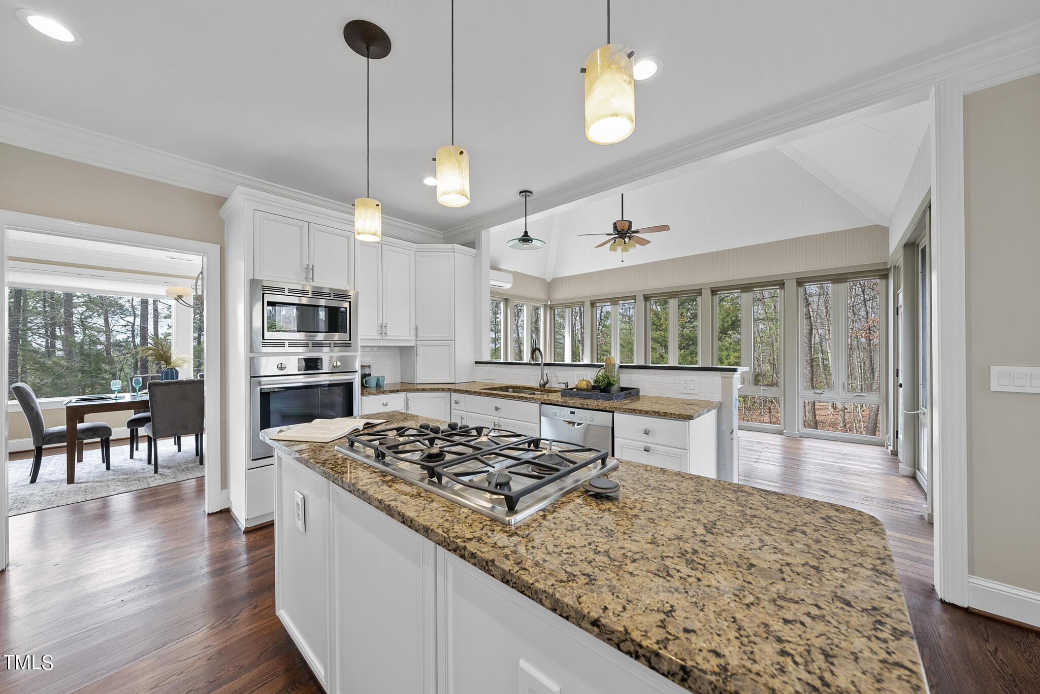 11512 Governors Drive