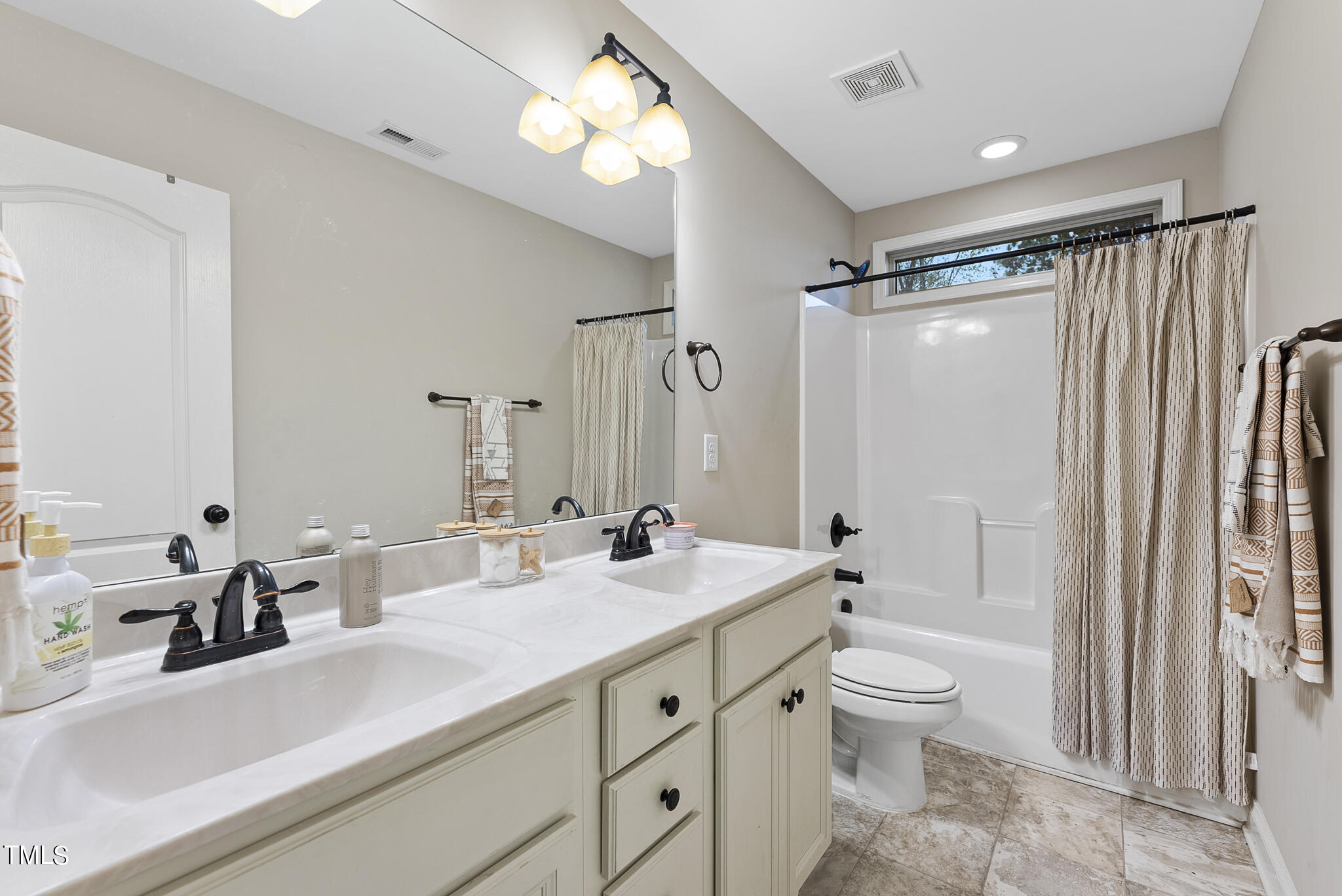 22 Vistas Court