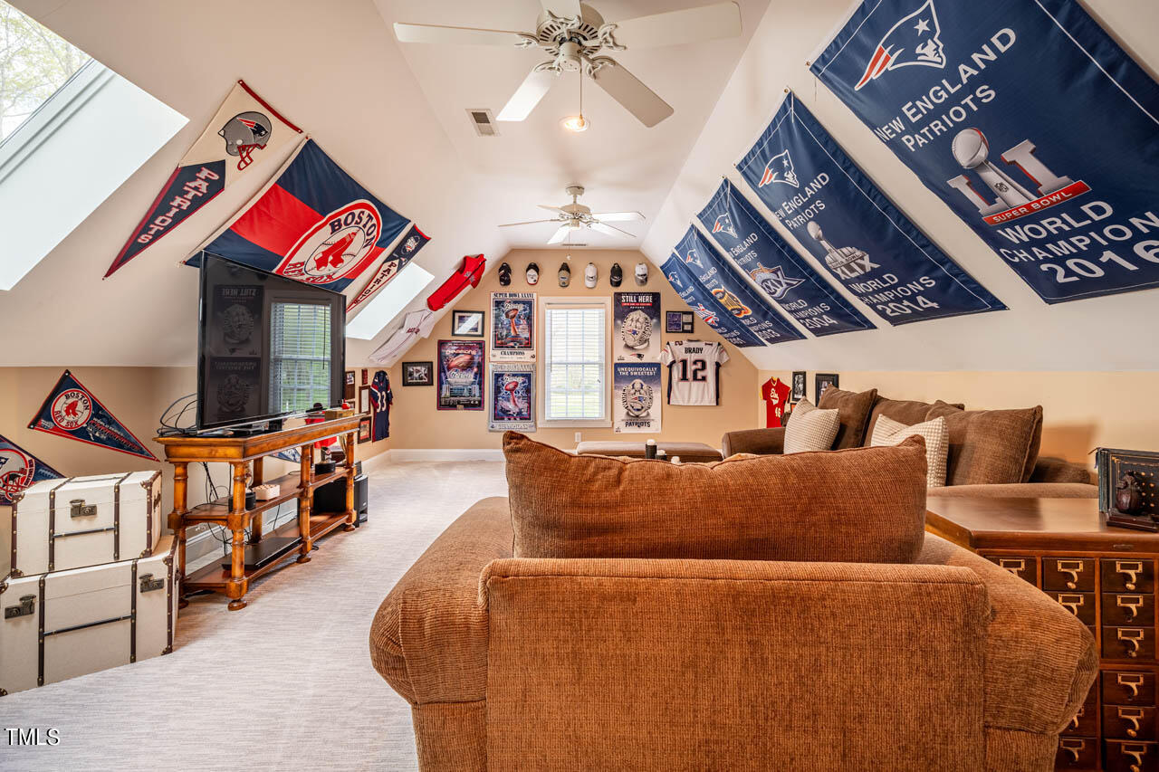 2727 Cliff View Drive