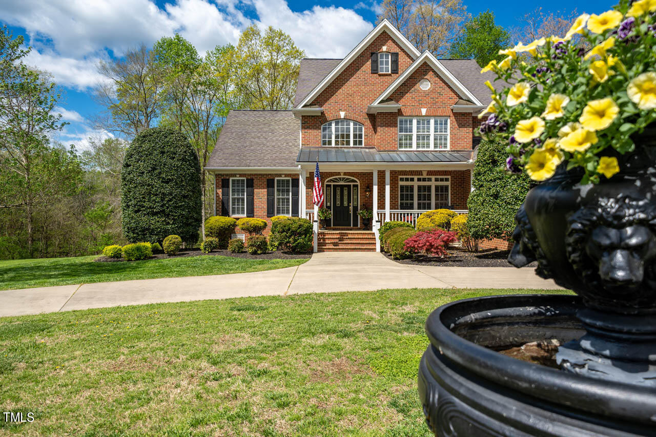 2727 Cliff View Drive