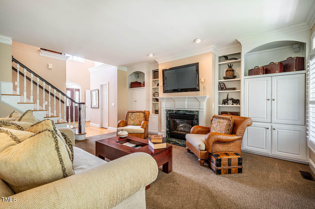 2727 Cliff View Drive