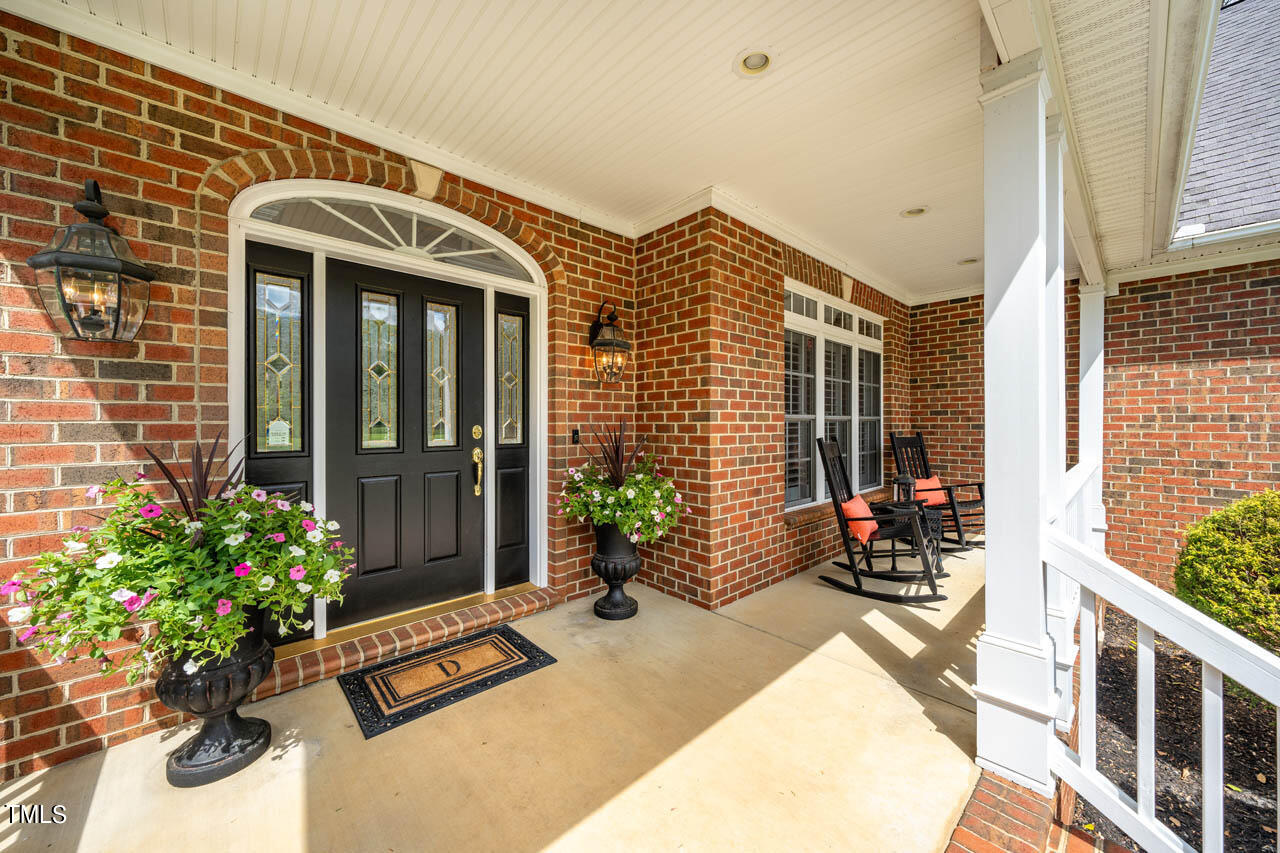 2727 Cliff View Drive