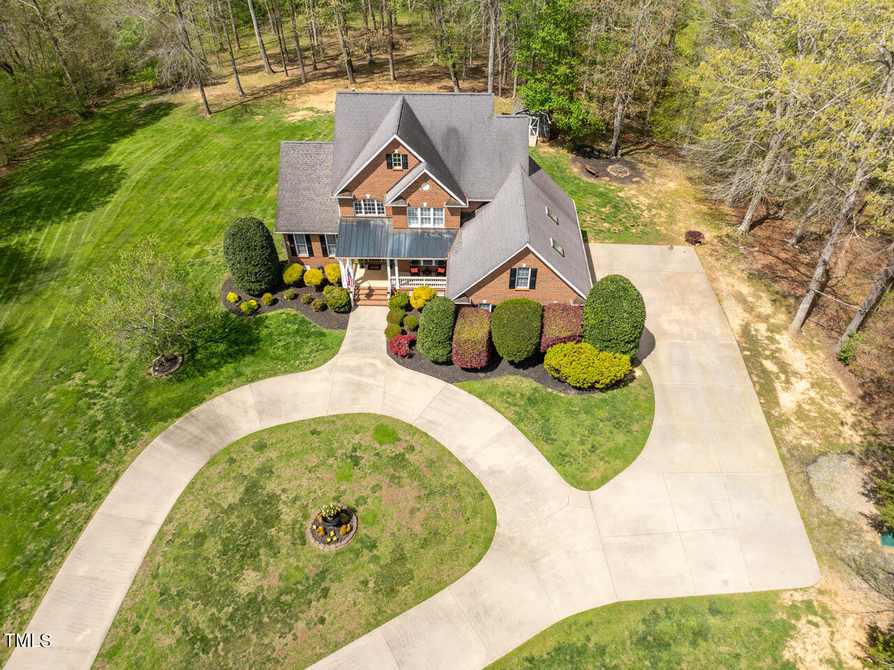 2727 Cliff View Drive