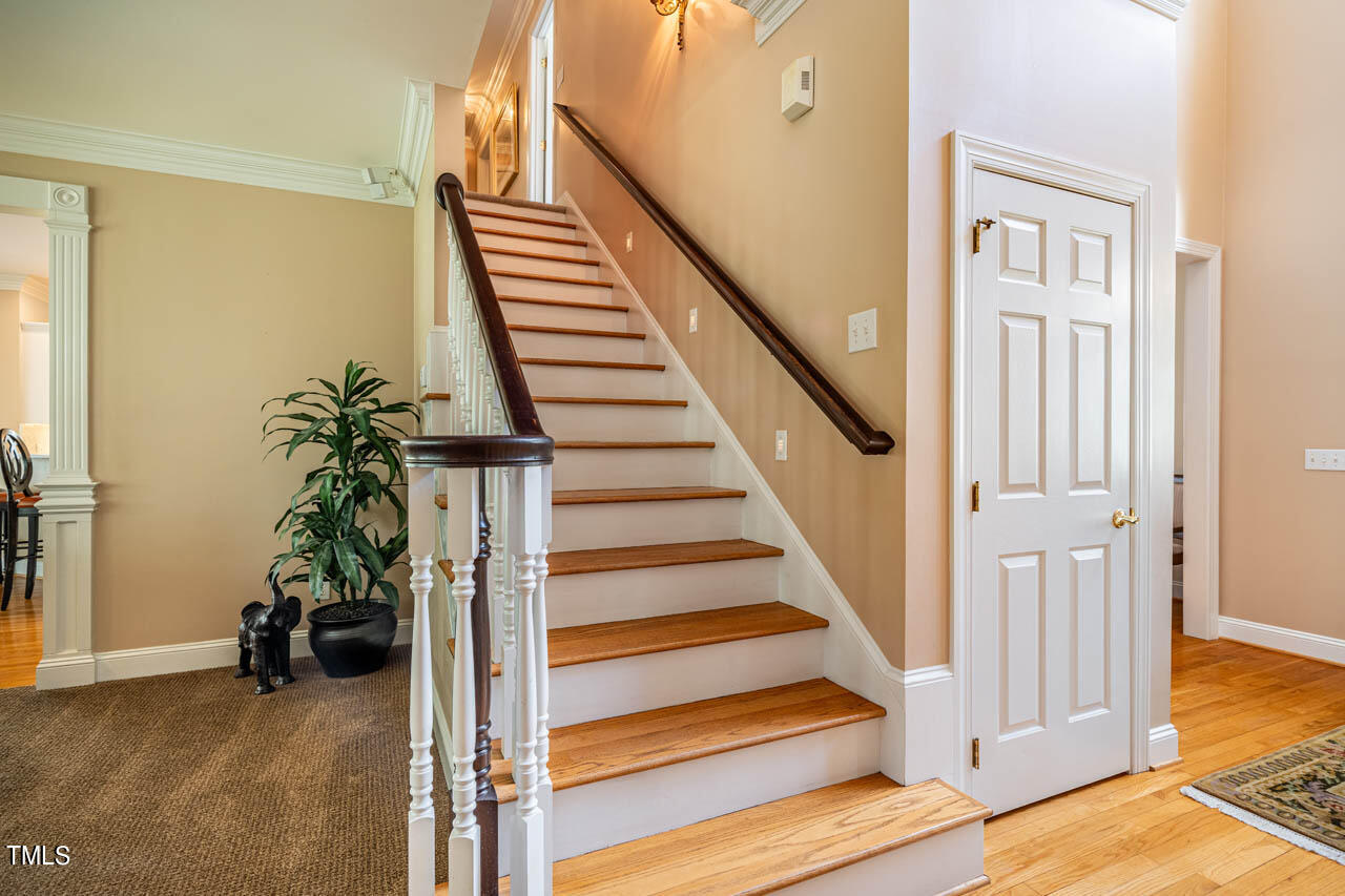 2727 Cliff View Drive