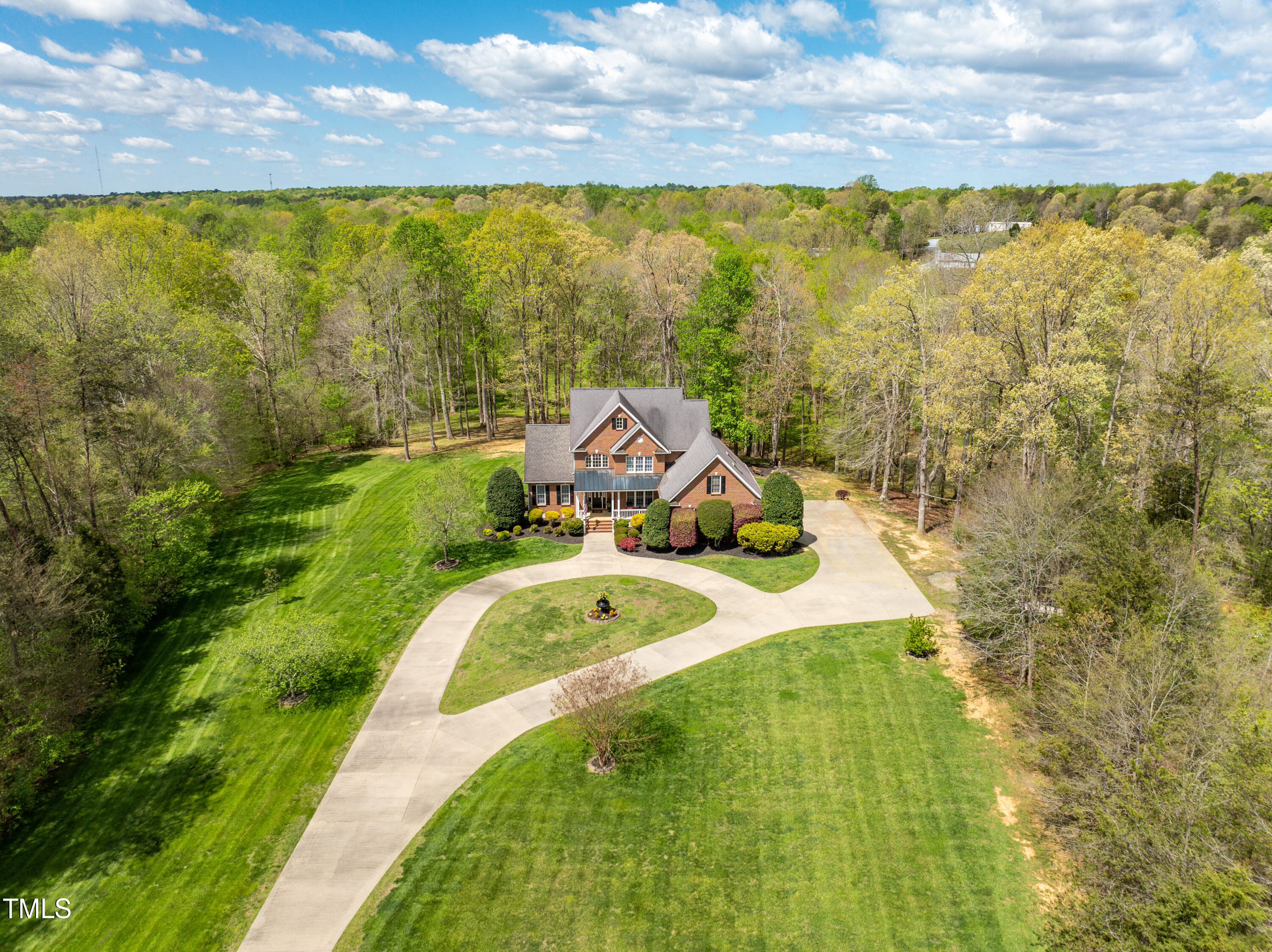 2727 Cliff View Drive