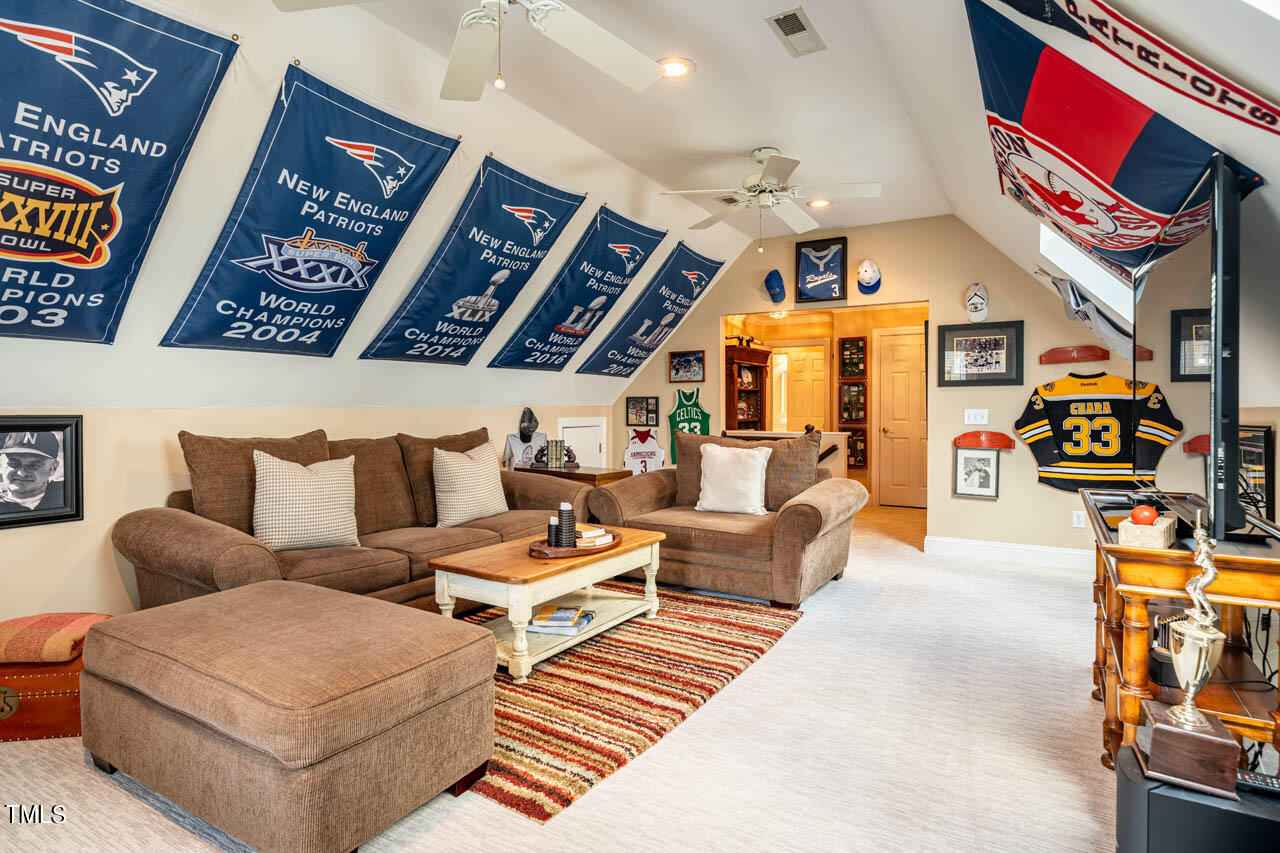 2727 Cliff View Drive