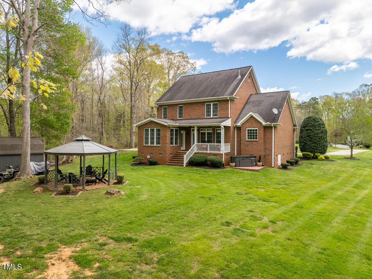 2727 Cliff View Drive