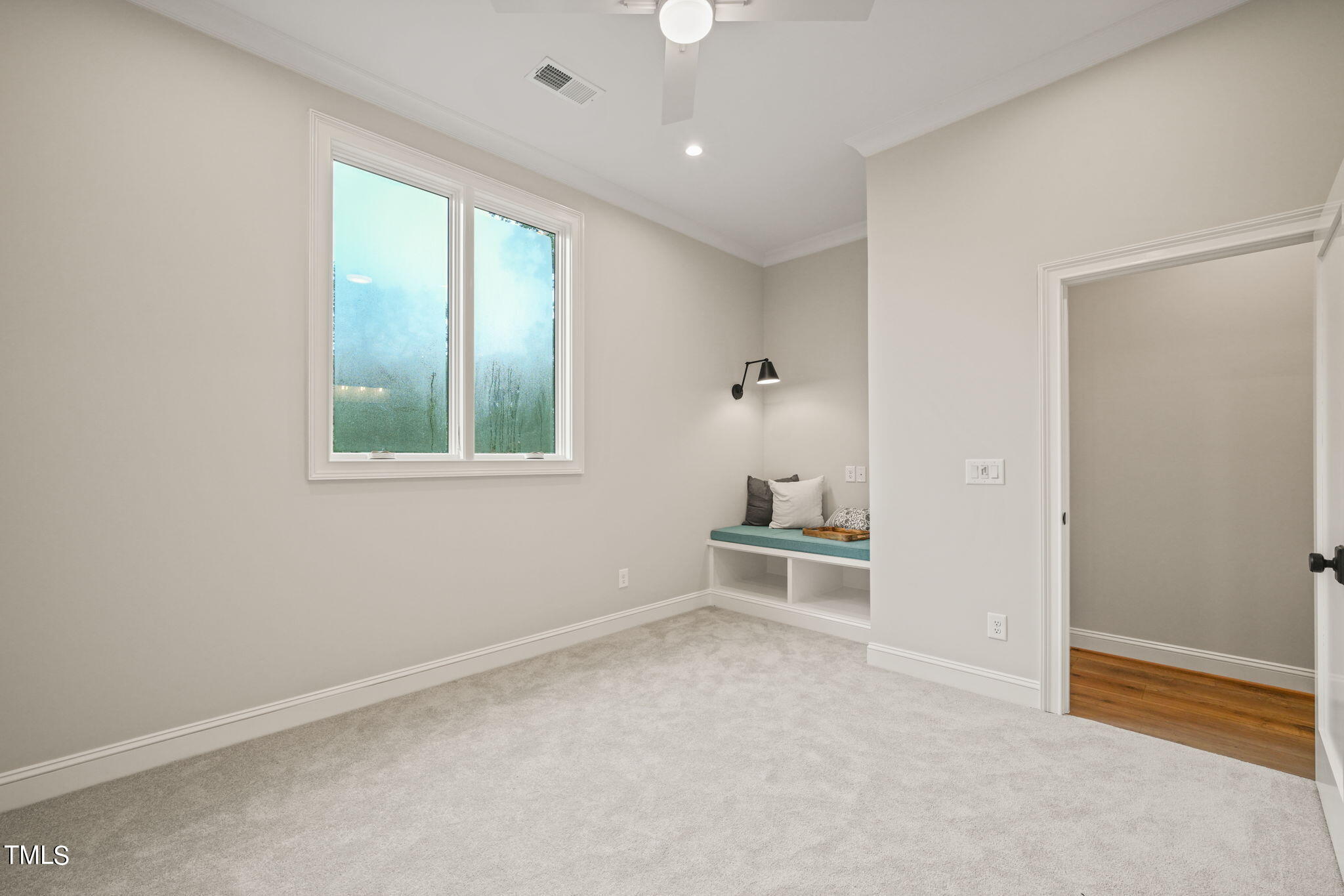 1621 Legacy Ridge Lane