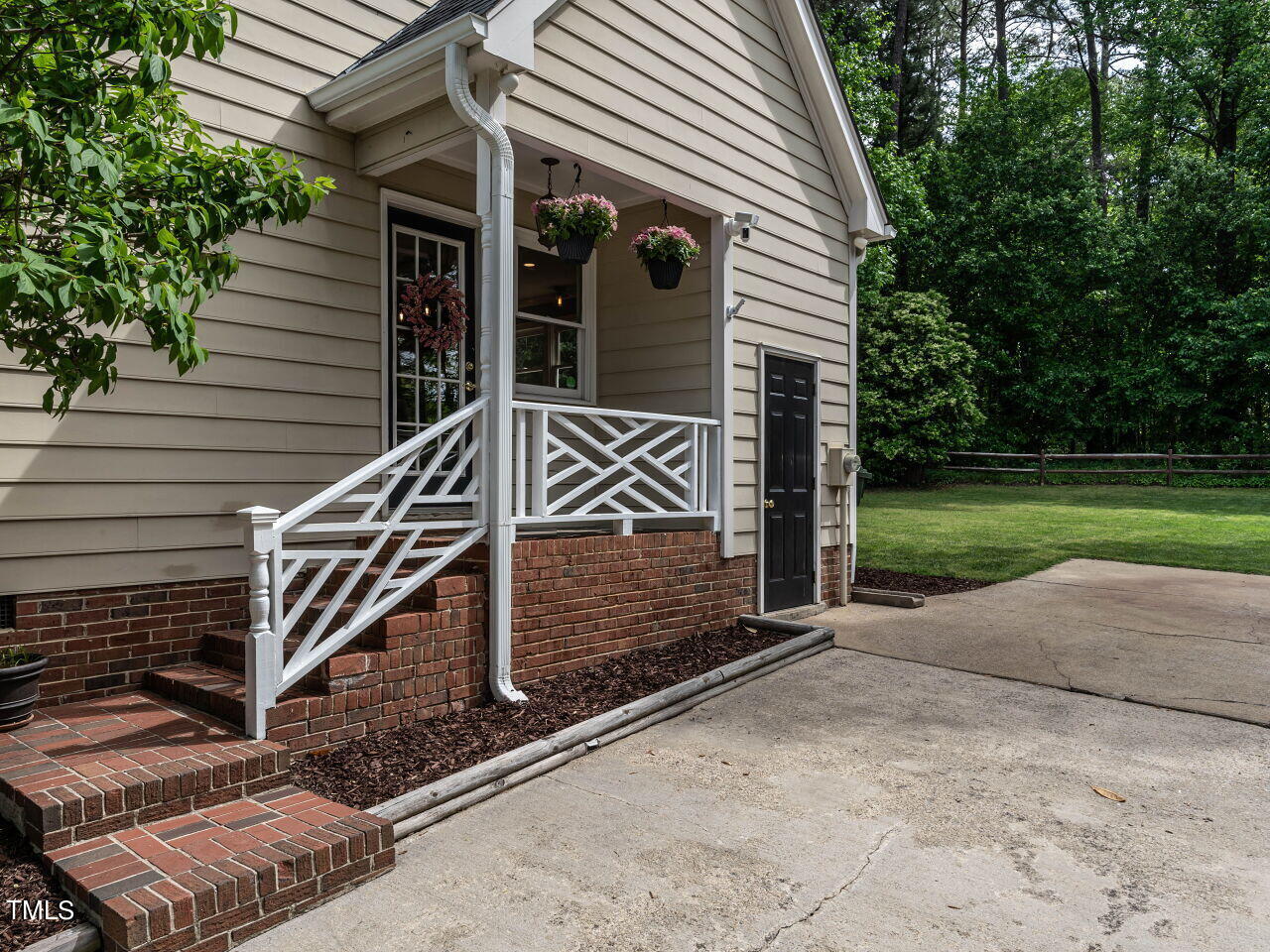 7800 Vauxhill Drive