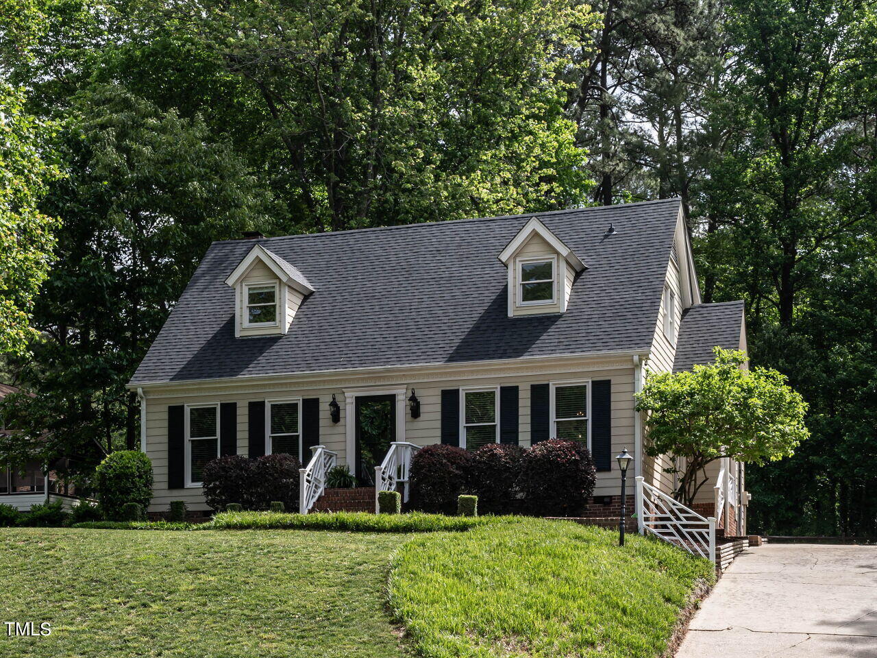 7800 Vauxhill Drive