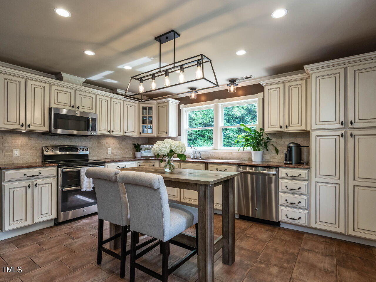 7800 Vauxhill Drive