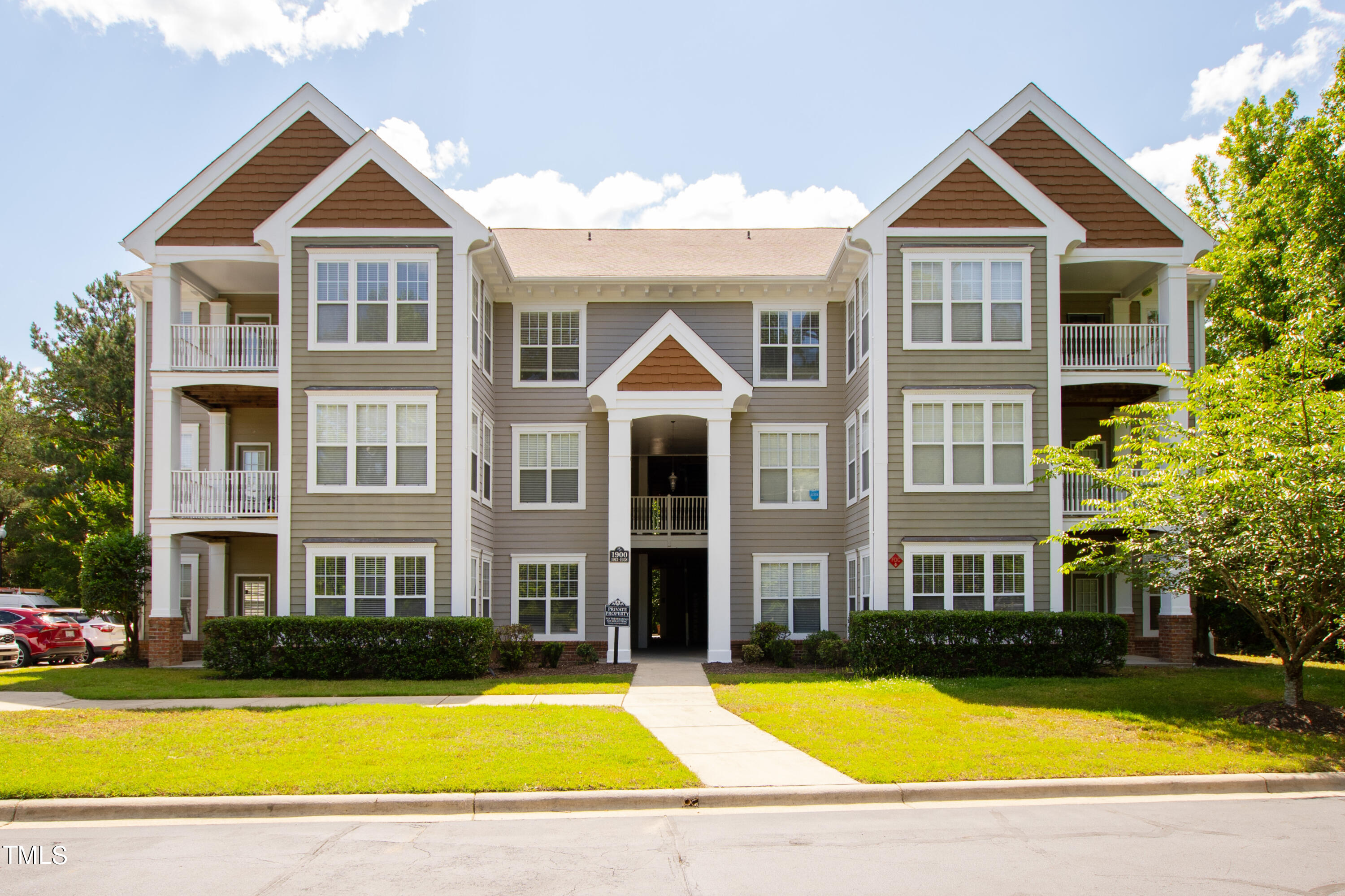 1914 Parkside Village Drive