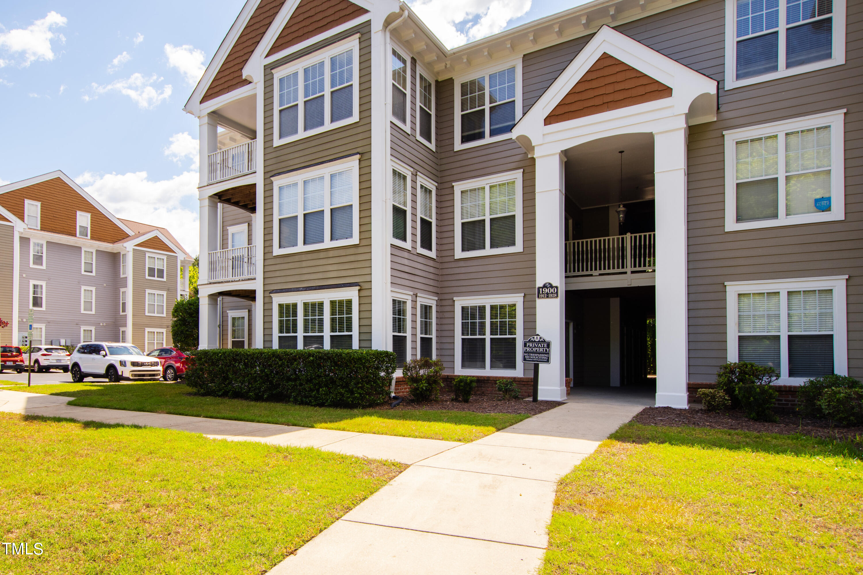 1914 Parkside Village Drive