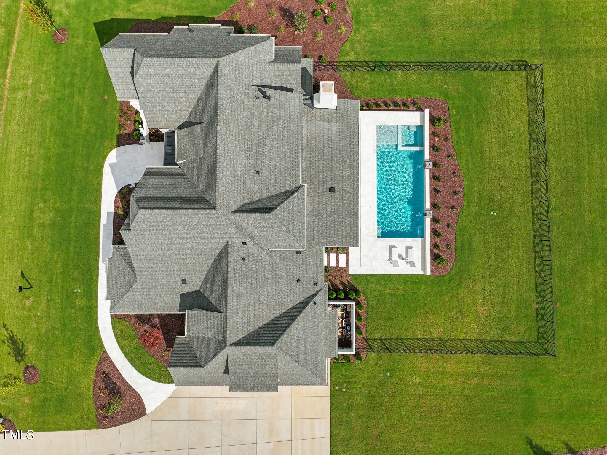 8916 Grand Highland Way