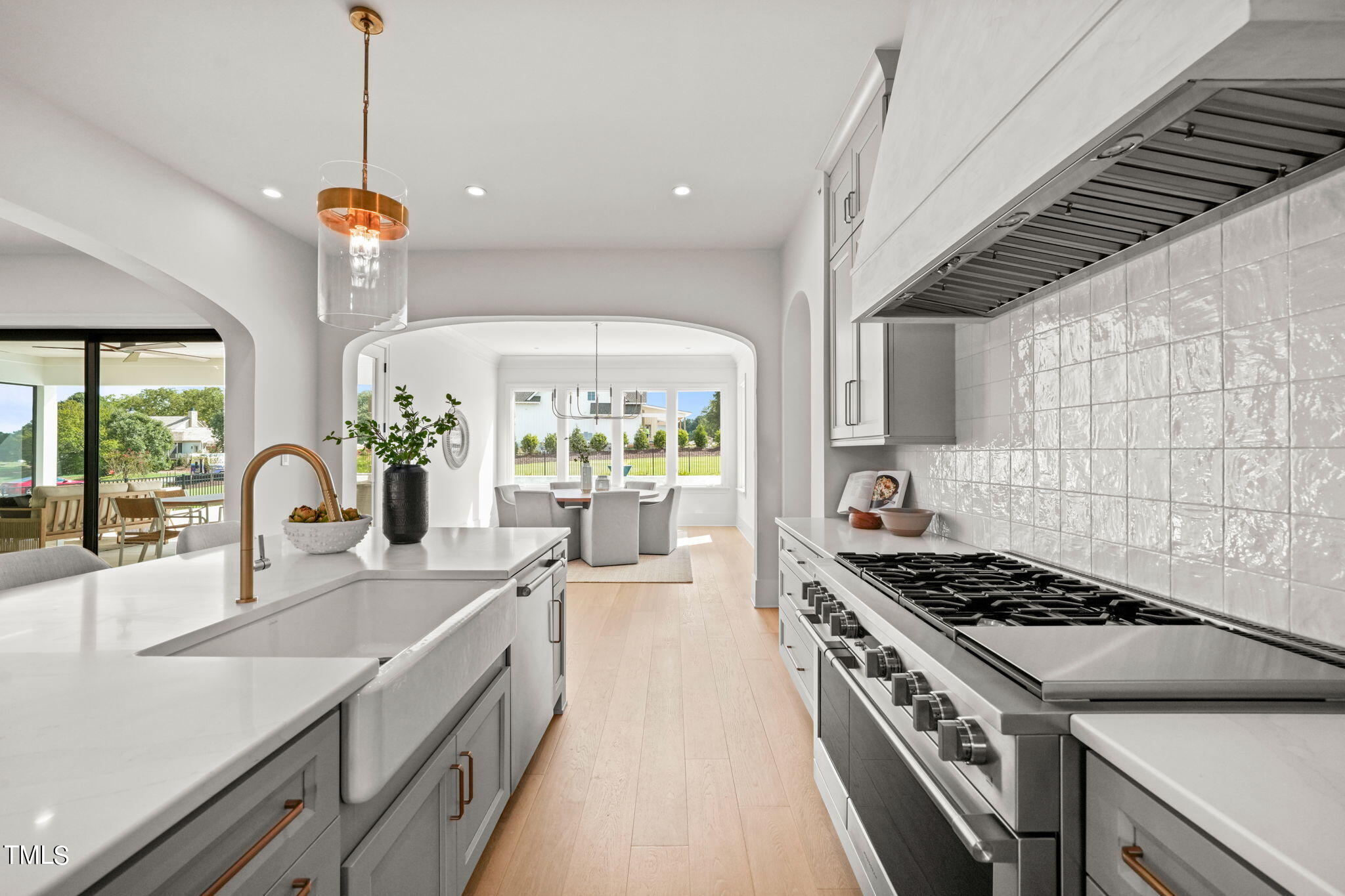 8916 Grand Highland Way