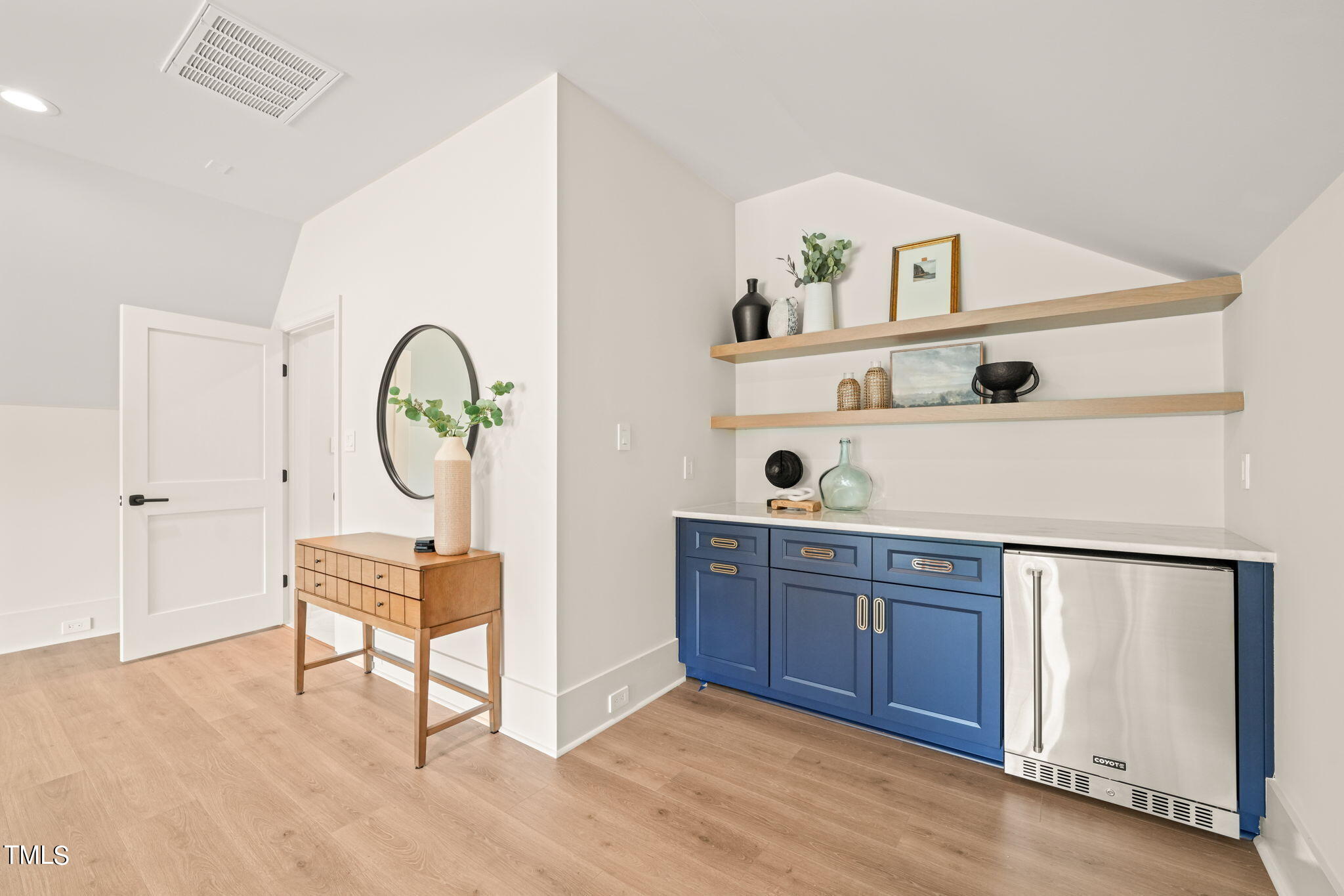 8916 Grand Highland Way