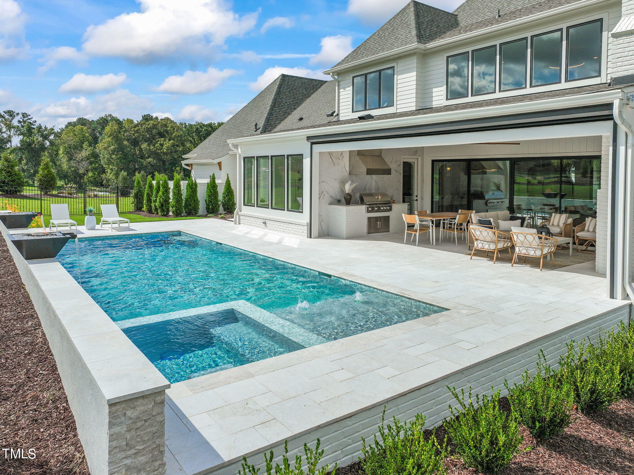 8916 Grand Highland Way