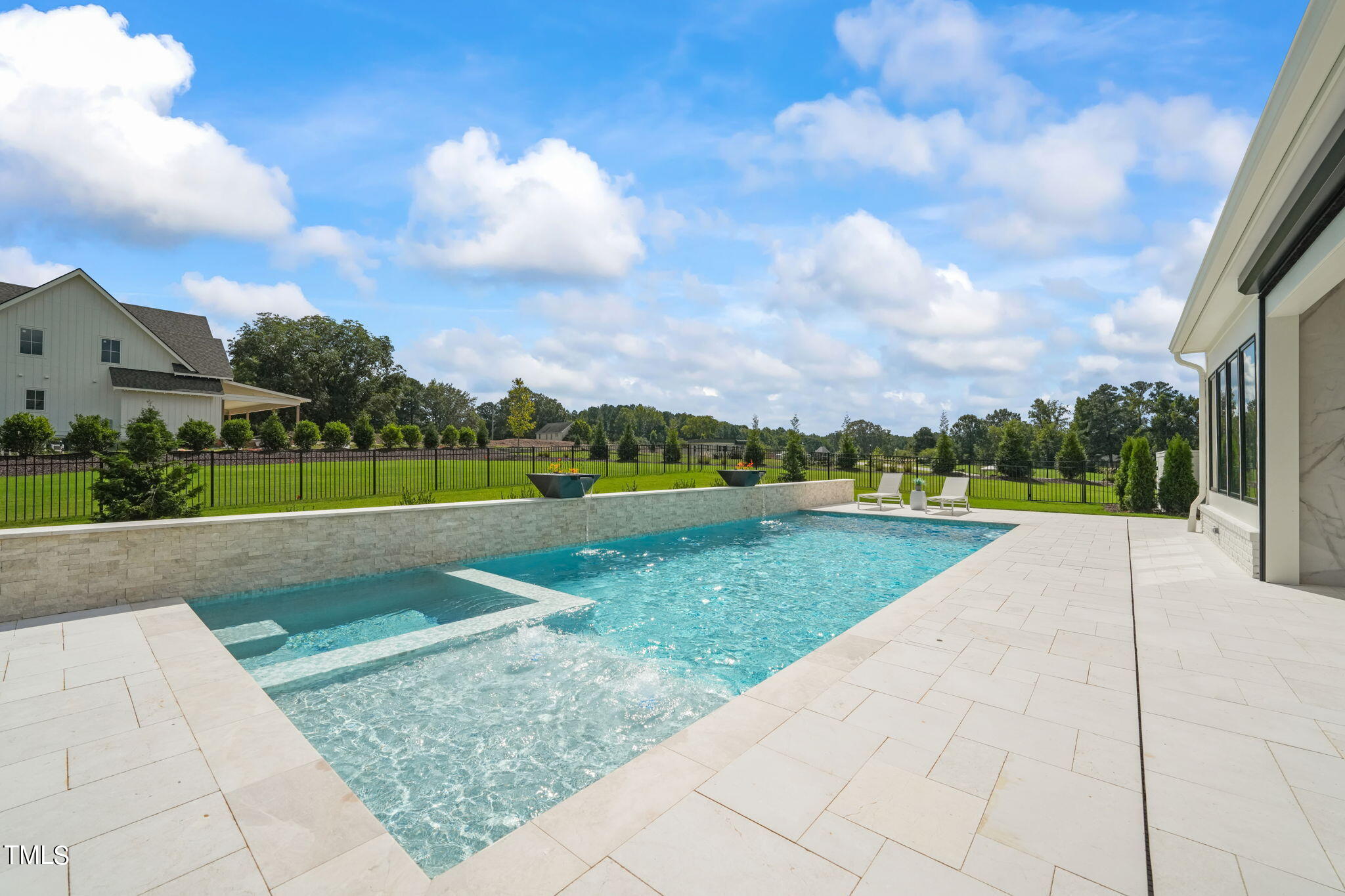 8916 Grand Highland Way