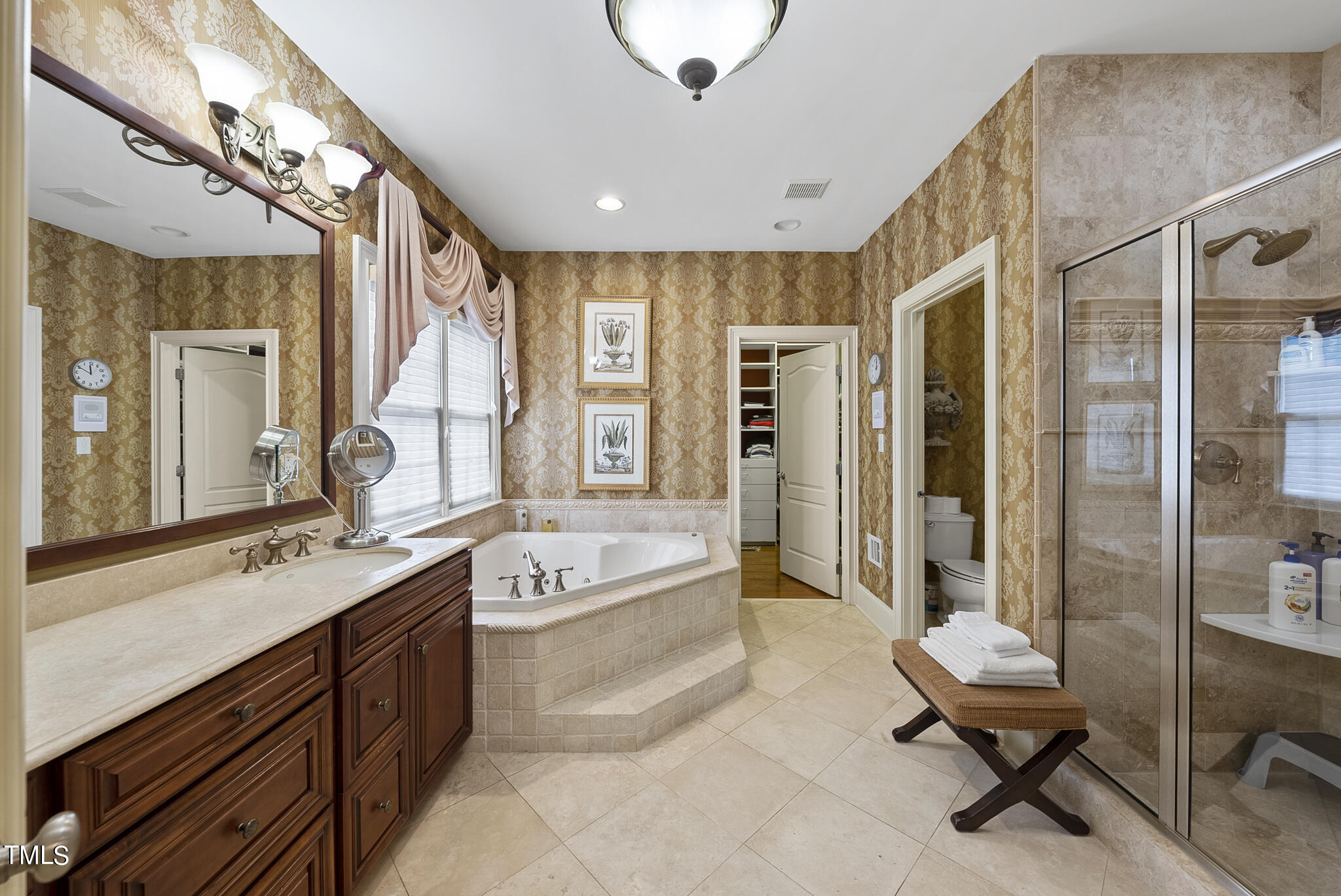 9216 Winged Thistle Court