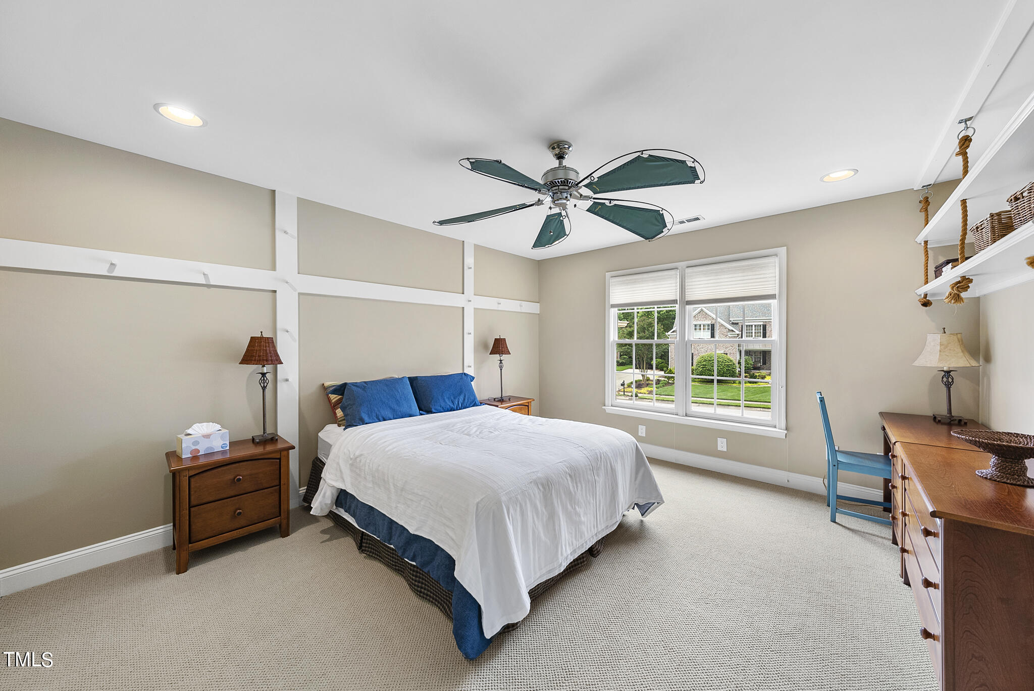 9216 Winged Thistle Court