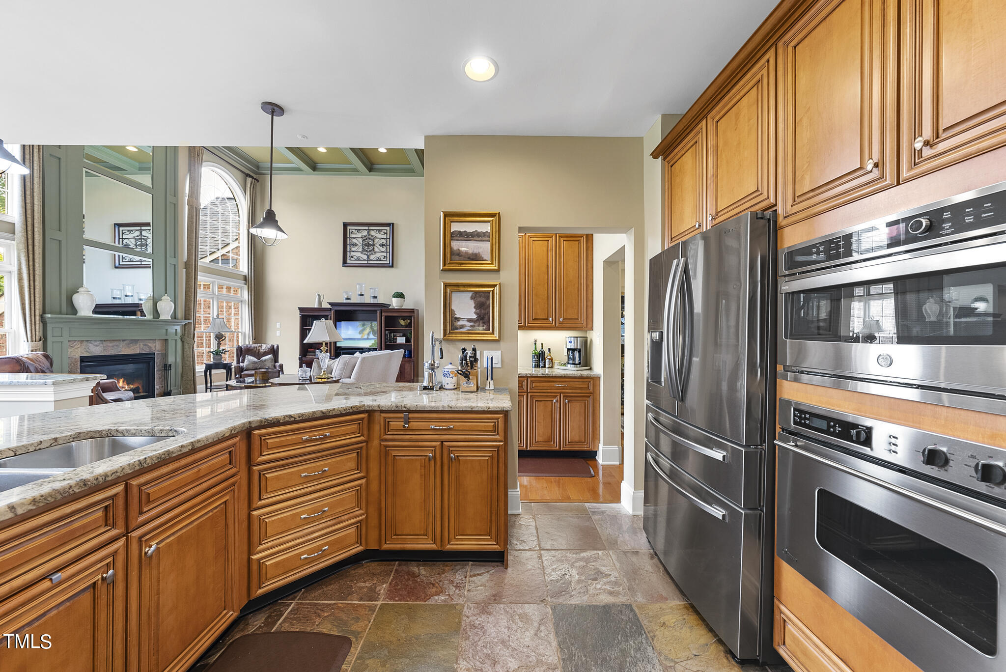 9216 Winged Thistle Court