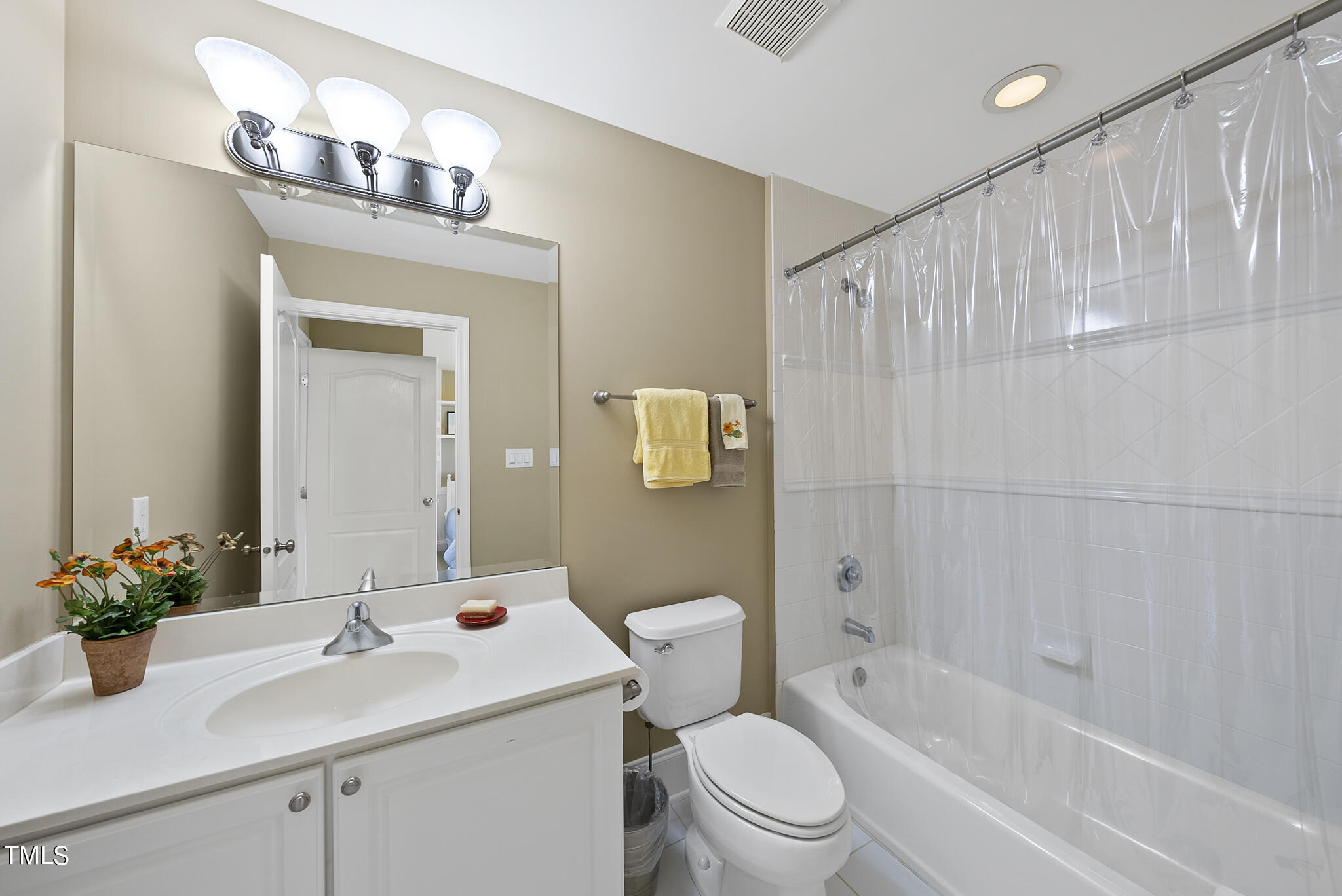 9216 Winged Thistle Court