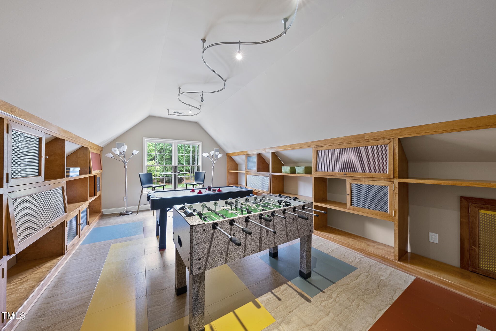 9216 Winged Thistle Court