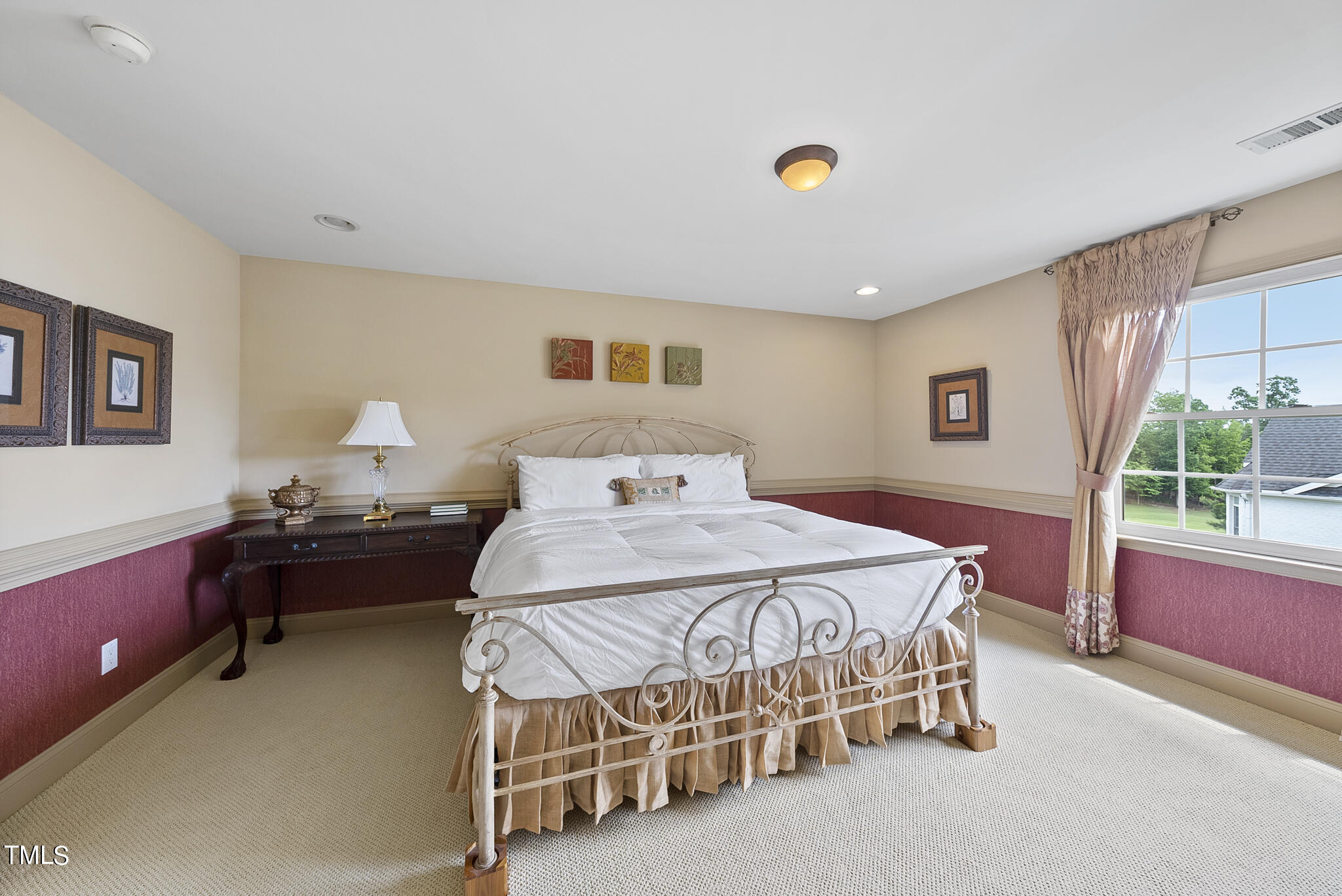 9216 Winged Thistle Court