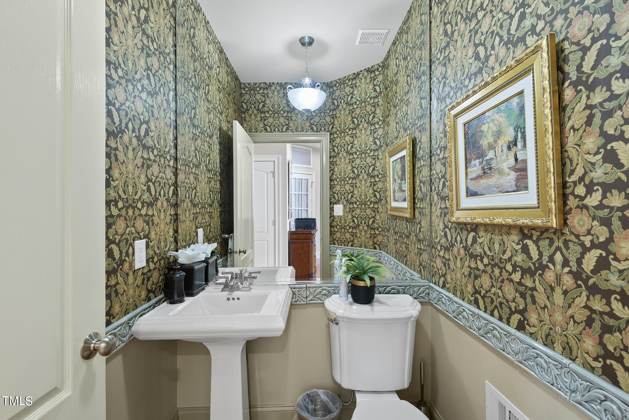 9216 Winged Thistle Court