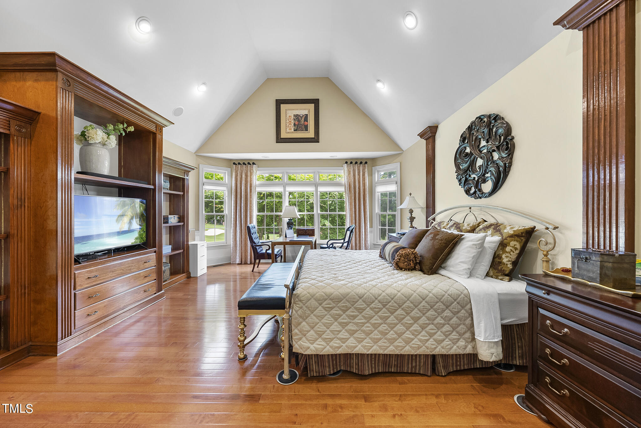 9216 Winged Thistle Court